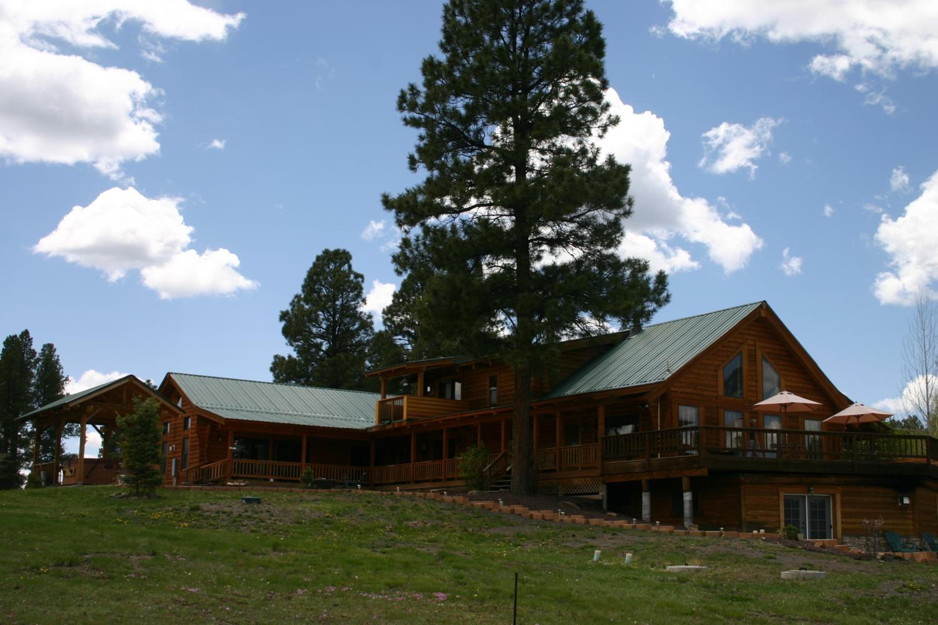 Elkwood Manor Bed & Breakfast view 4