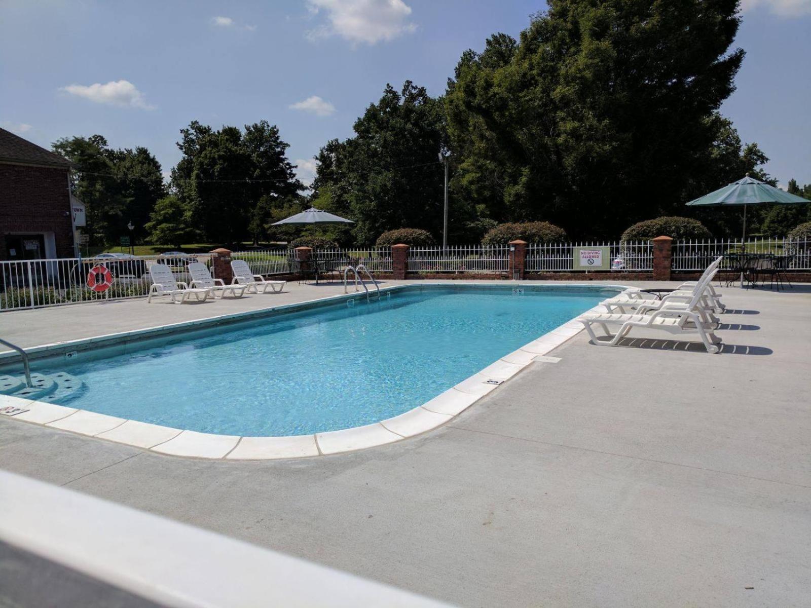 Old Bardstown Inn view 2