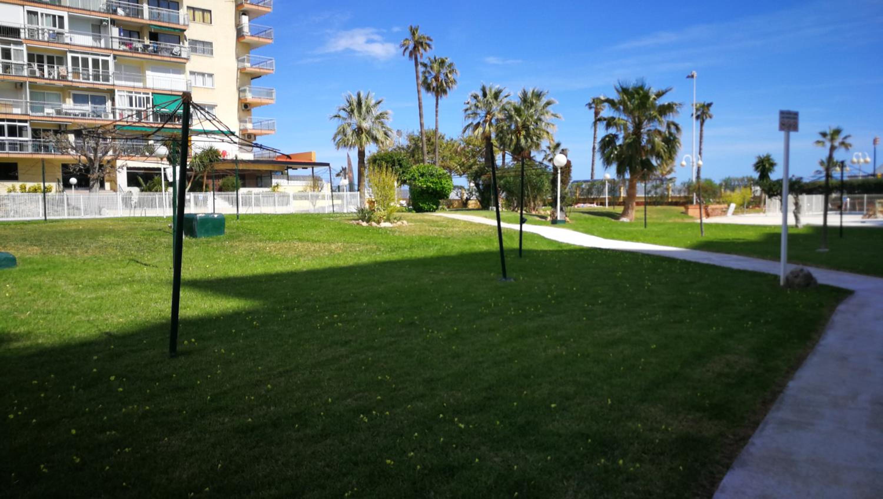 Benalmadena ,apartamento-Estudio primera Línea de Playa view 3