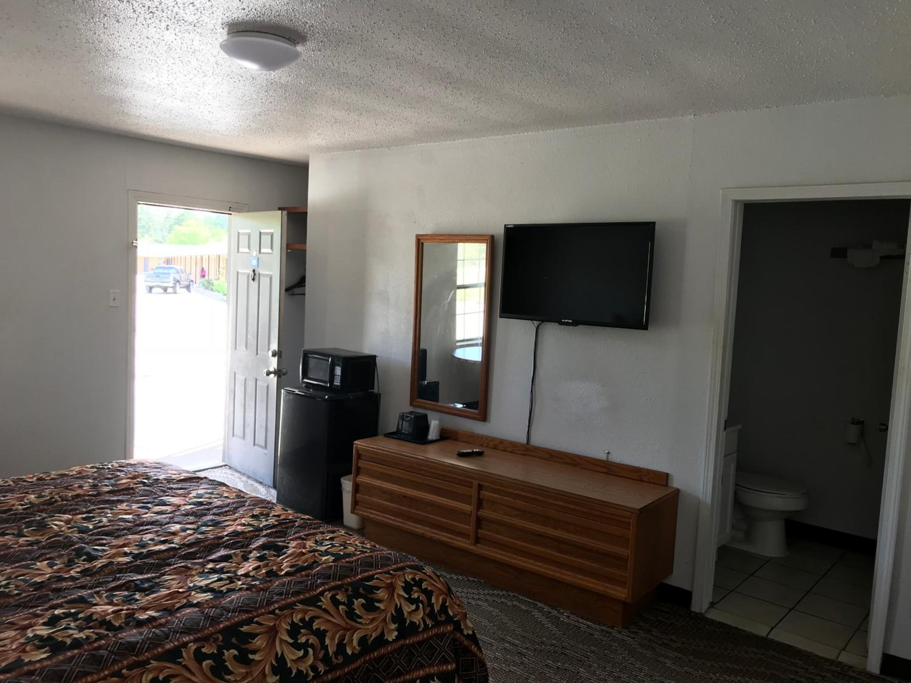 Budget Inn view 4