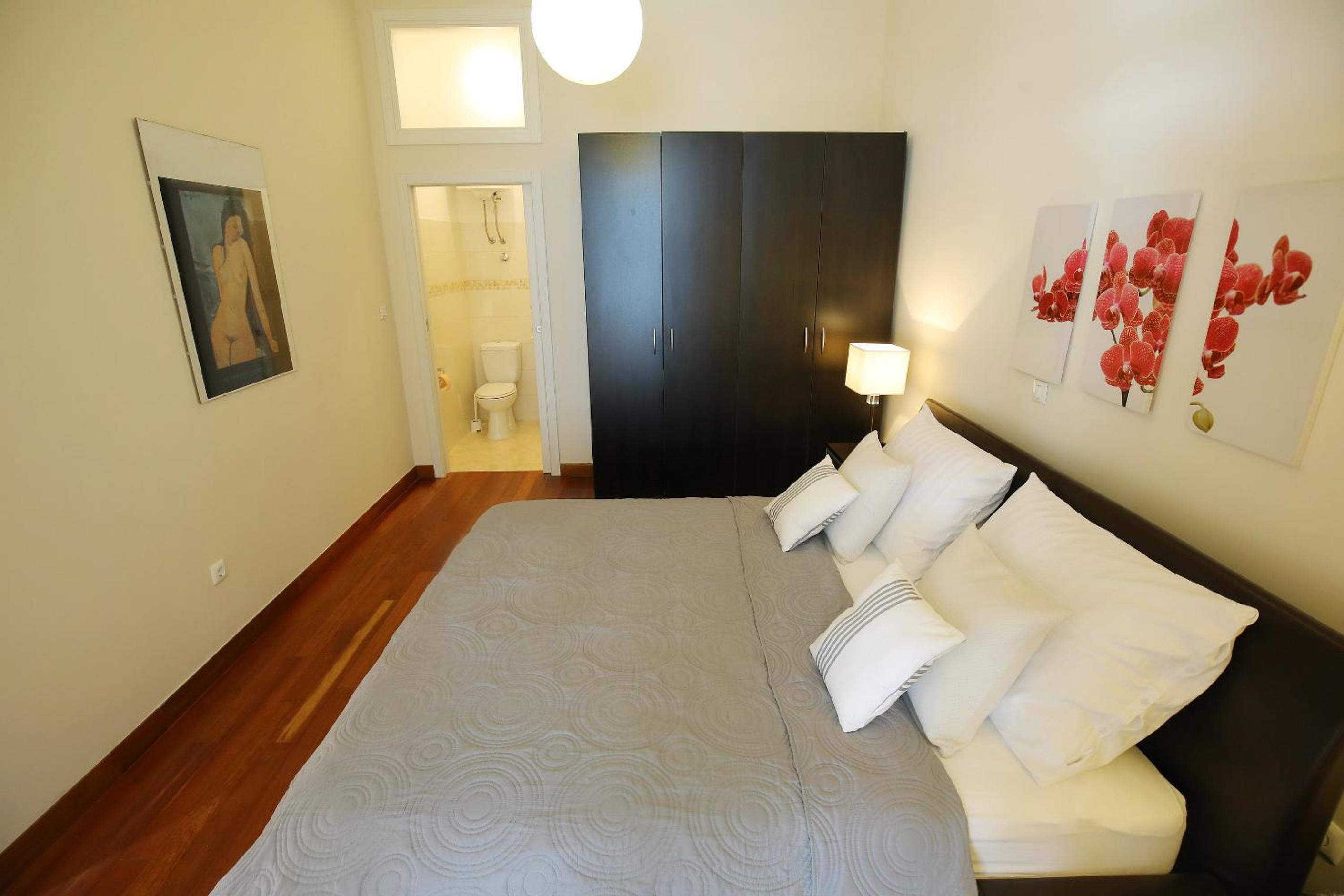 SeaFront Beach Apartment - DIRECTLY AT THE BEACH view 5