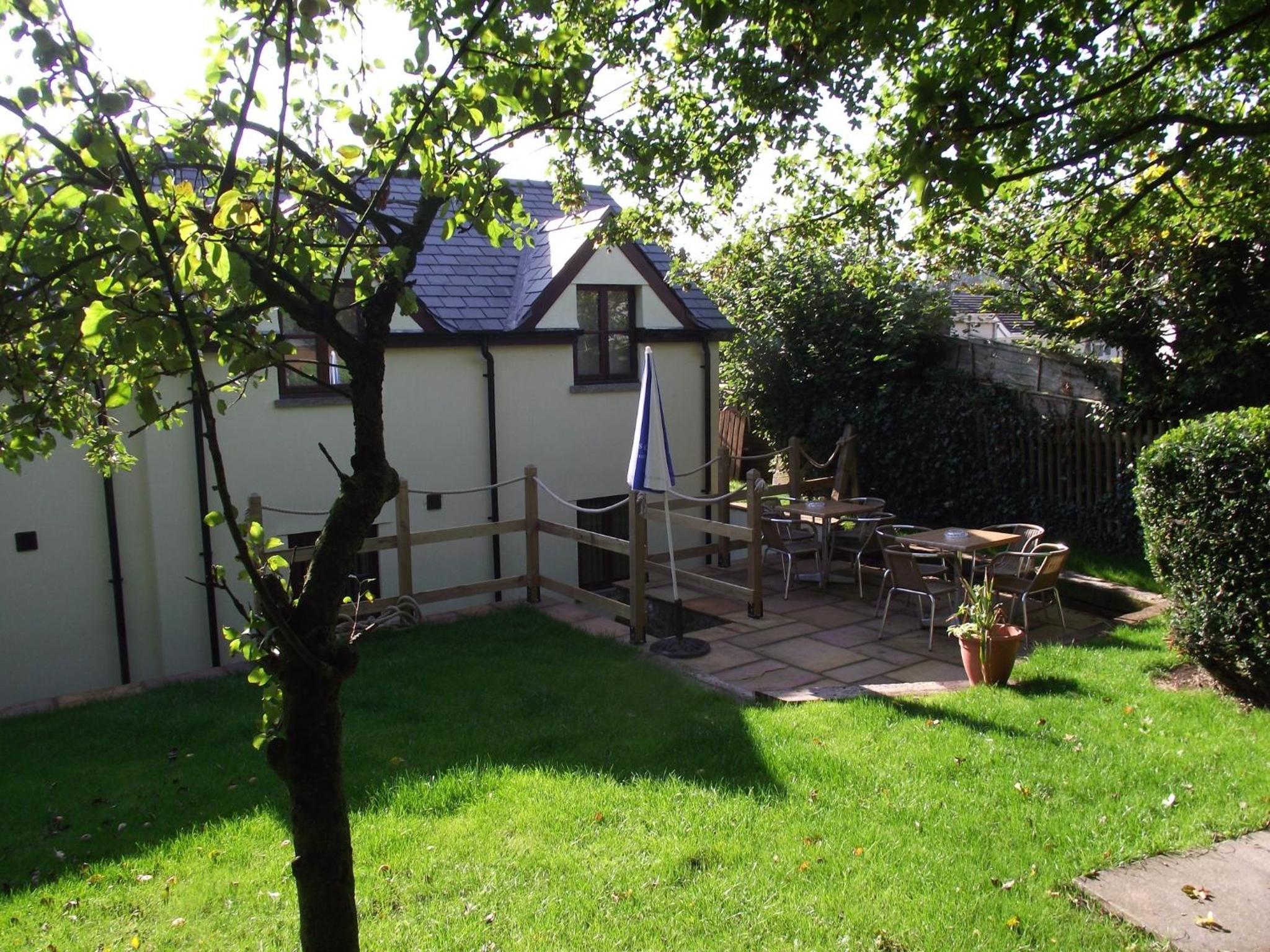Carpenters Cottages view 4