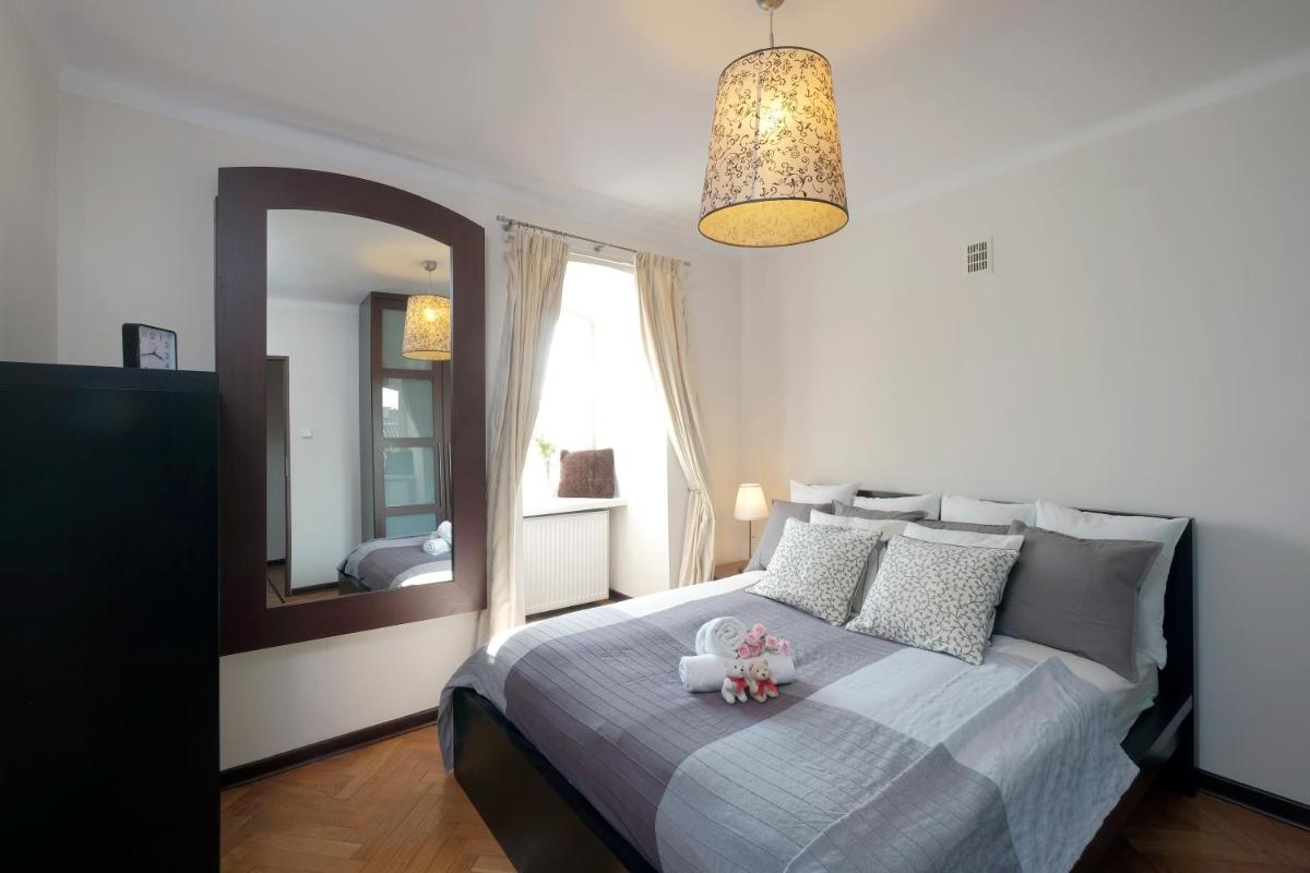 Apartments Old Town 2 Warsaw by Renters view 5