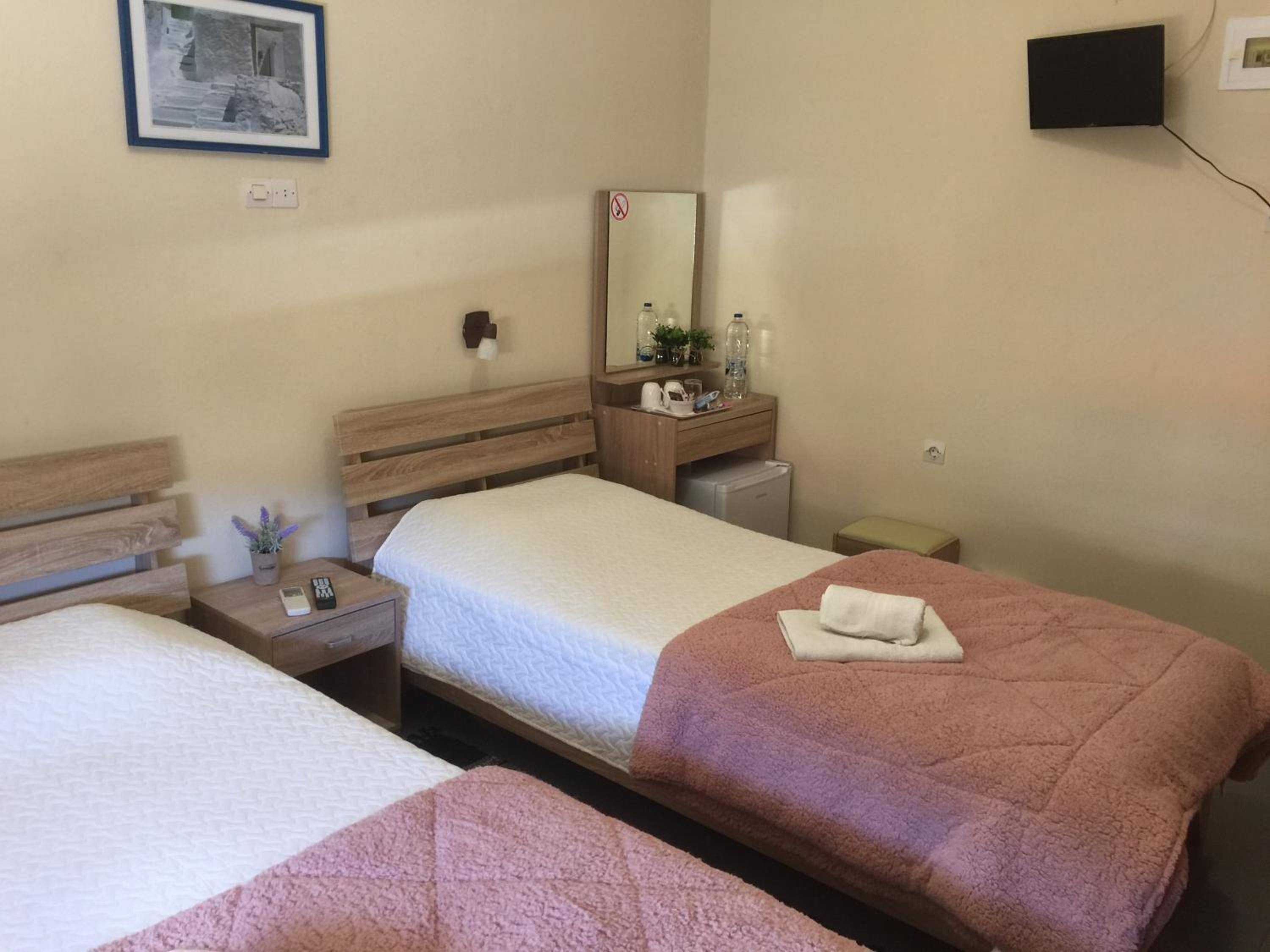 Platanos Rooms