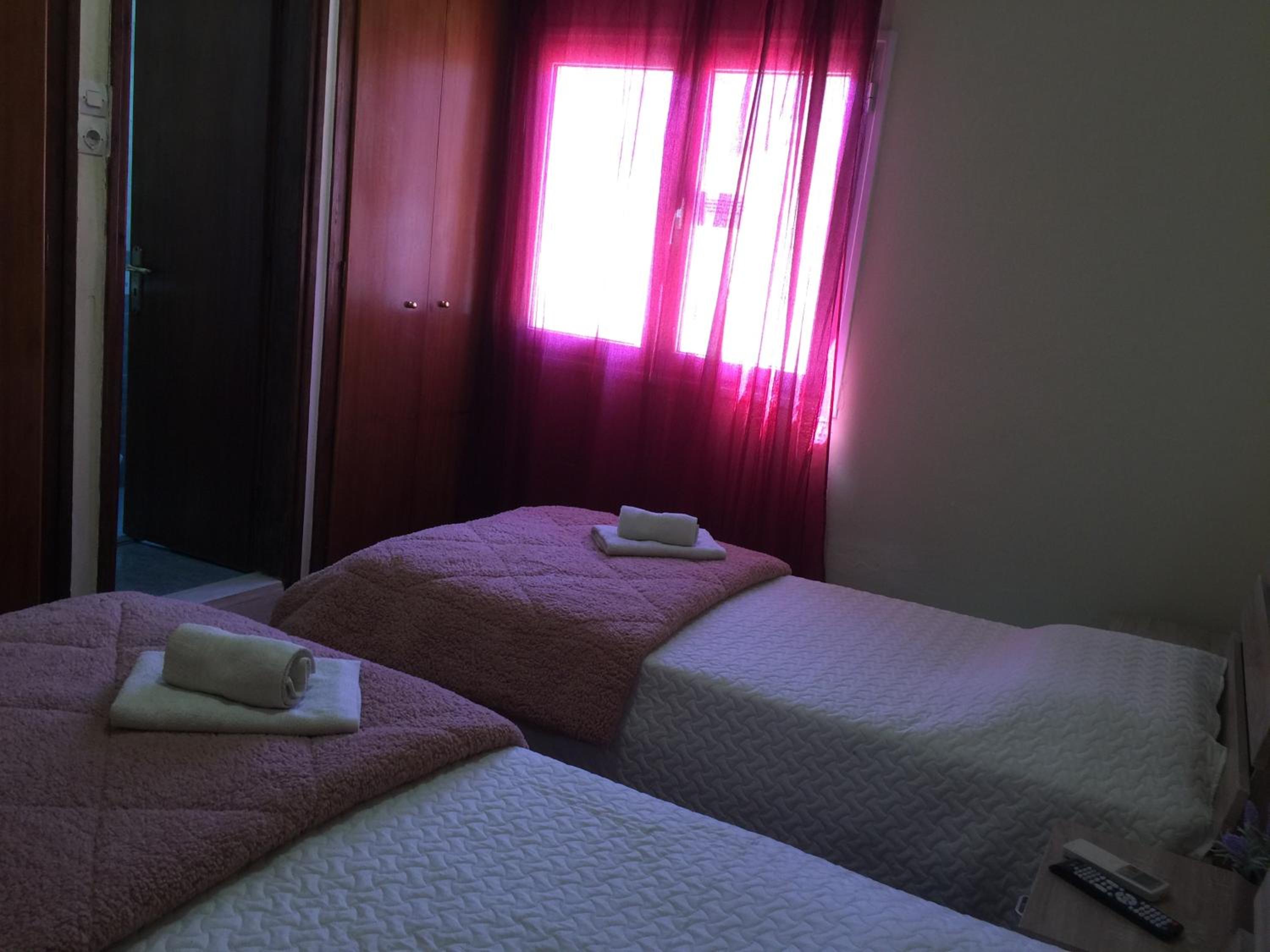 Platanos Rooms