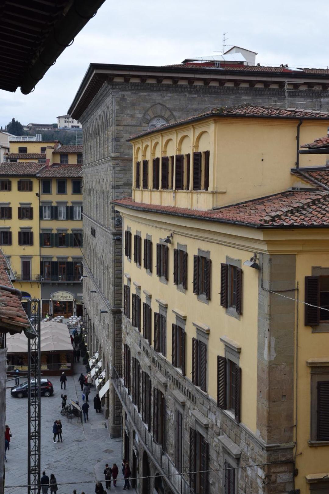 Calzaiuoli luxury and characteristic apartment