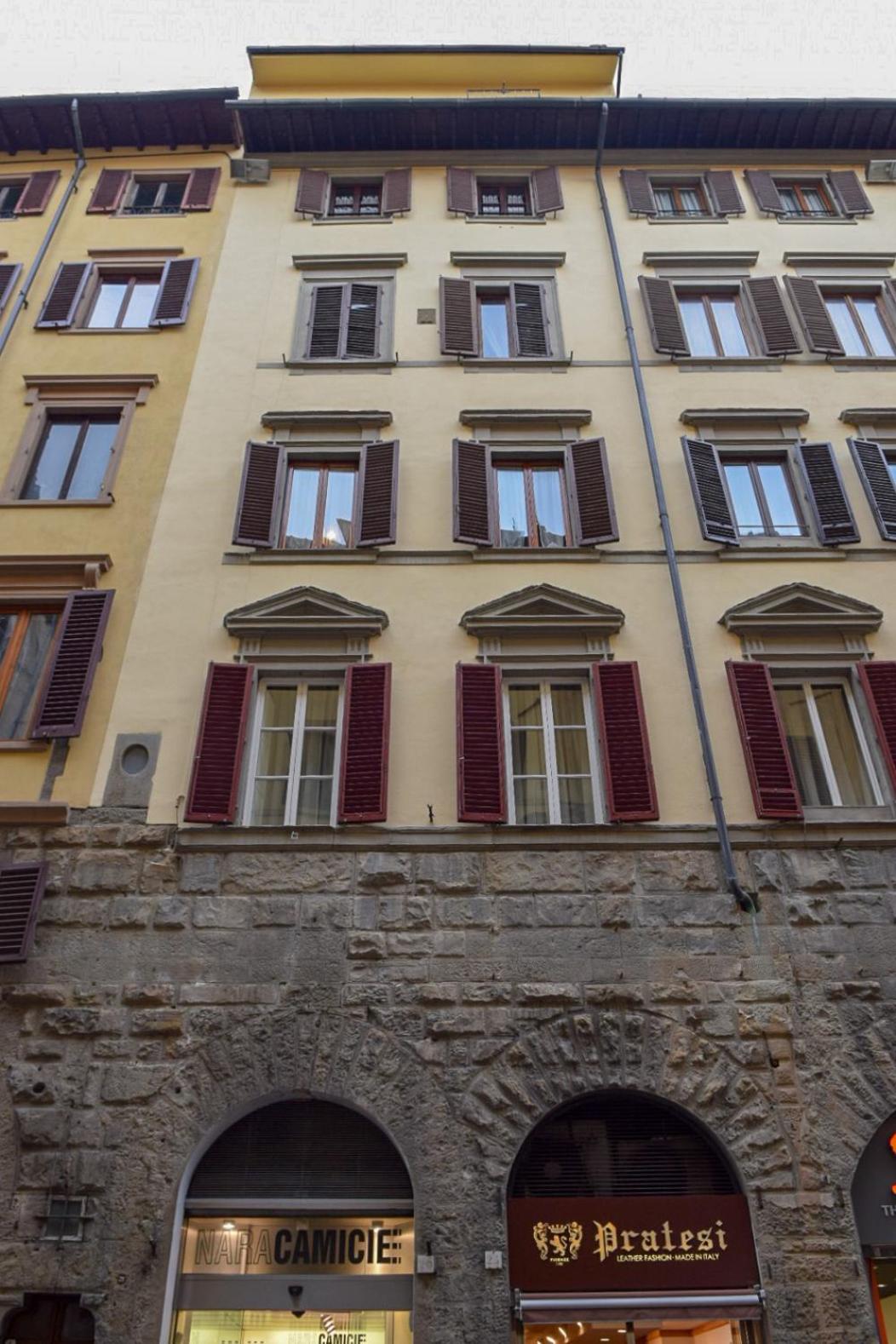 Calzaiuoli luxury and characteristic apartment