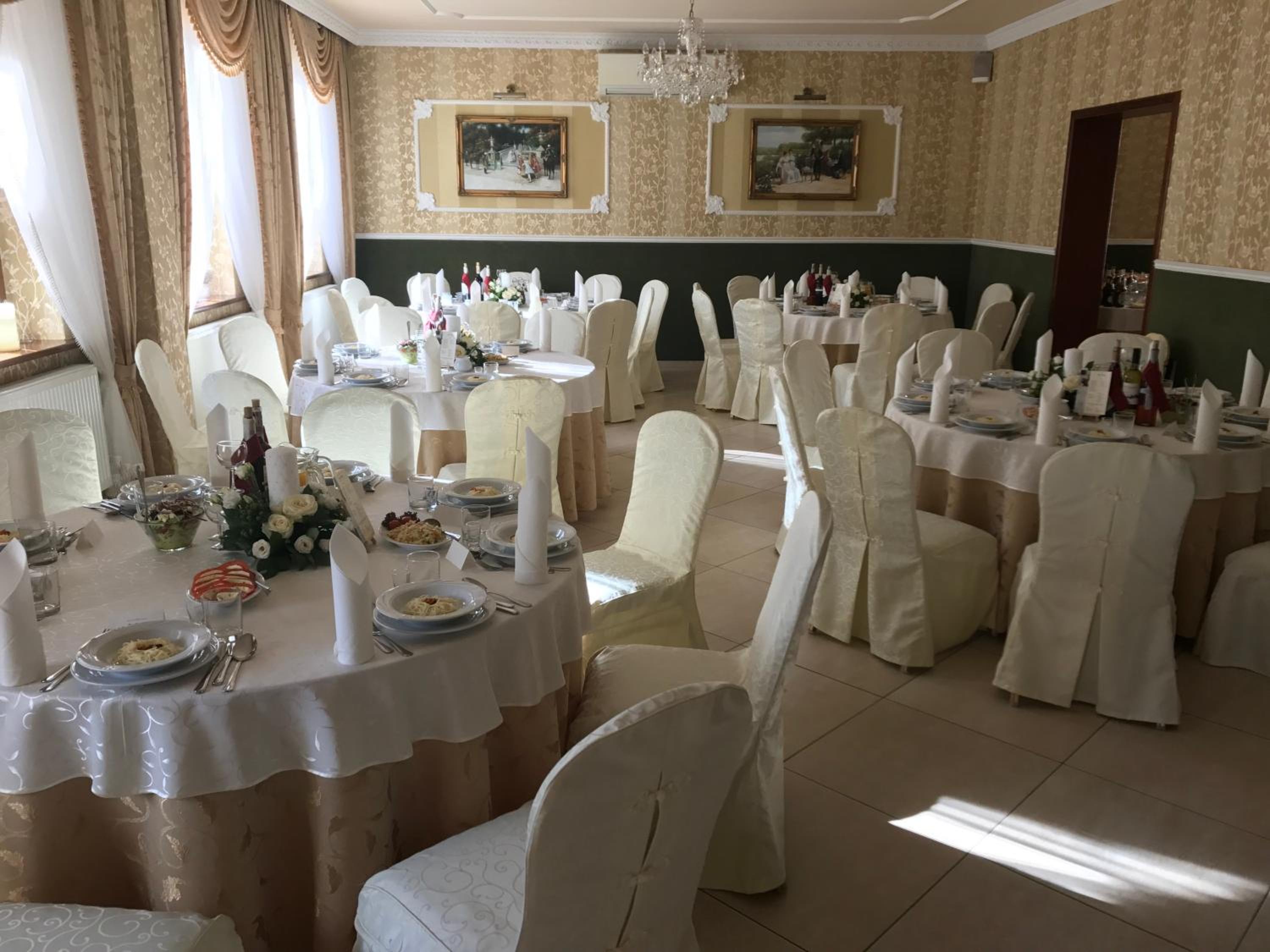 banquet hall