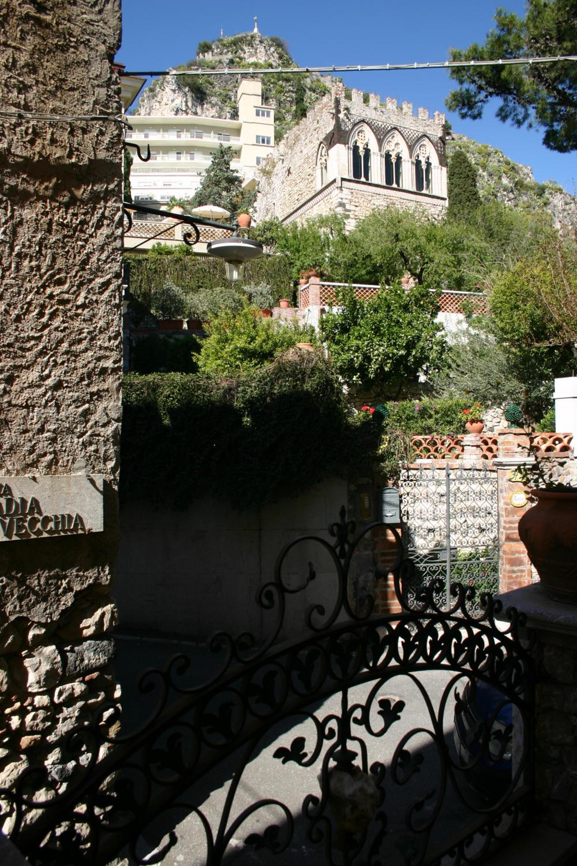 Photo 8