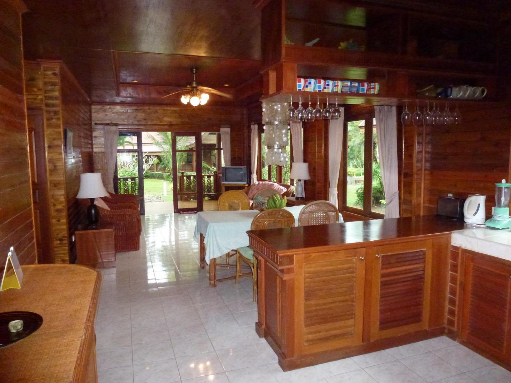 Baan Laem Noi Villa's