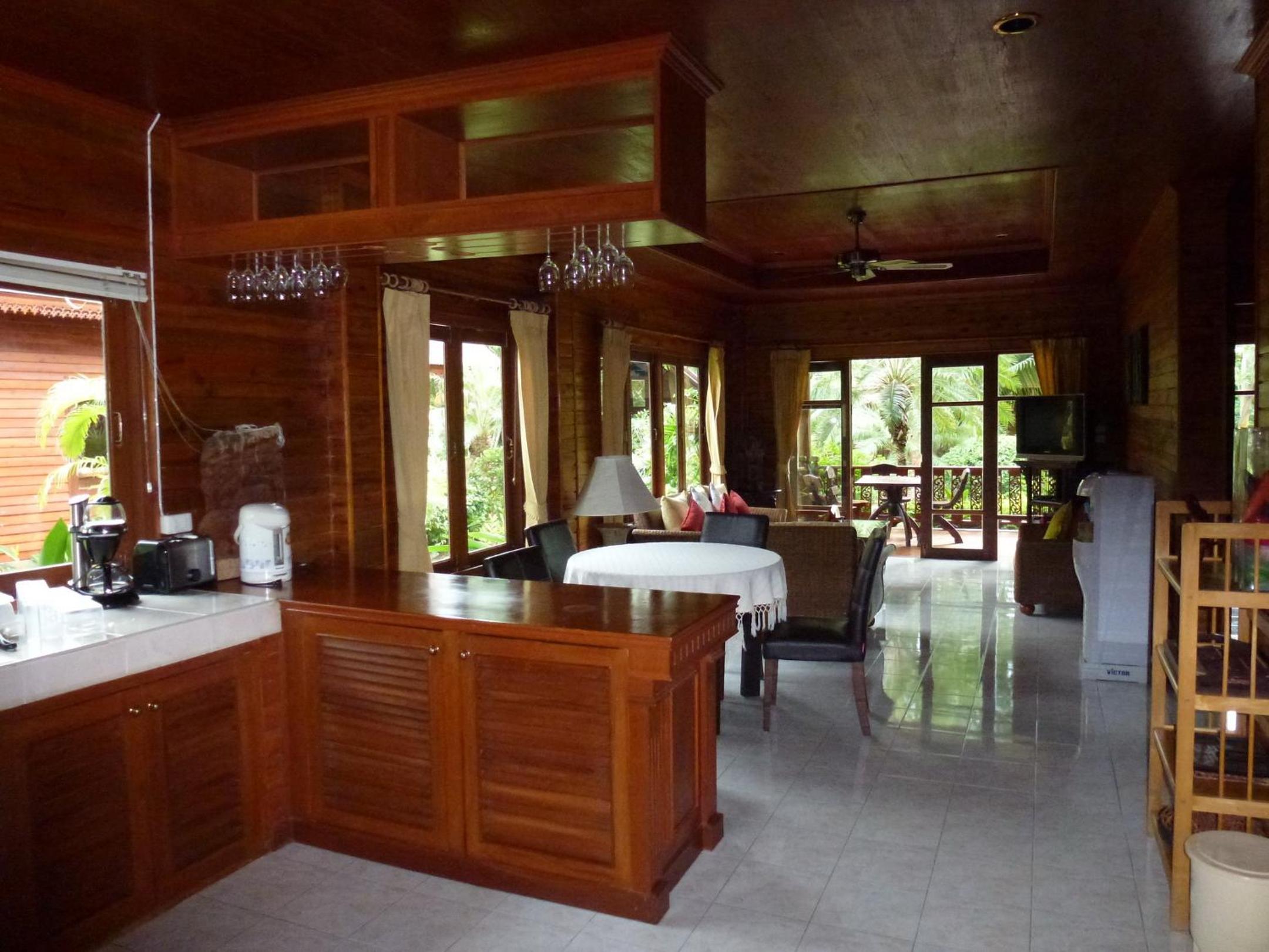 Baan Laem Noi Villa's