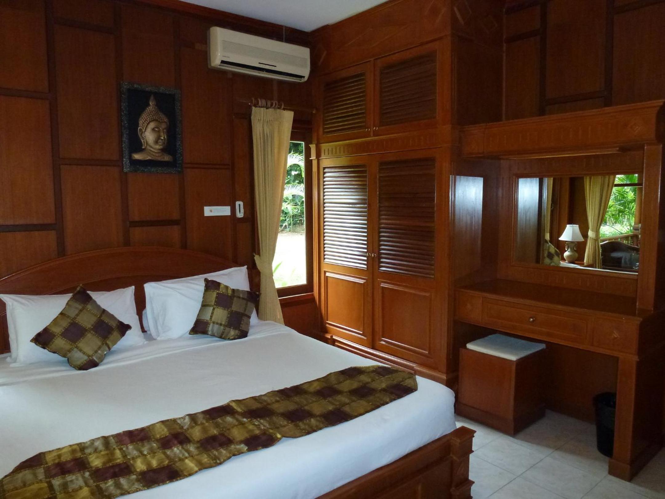 Baan Laem Noi Villa's