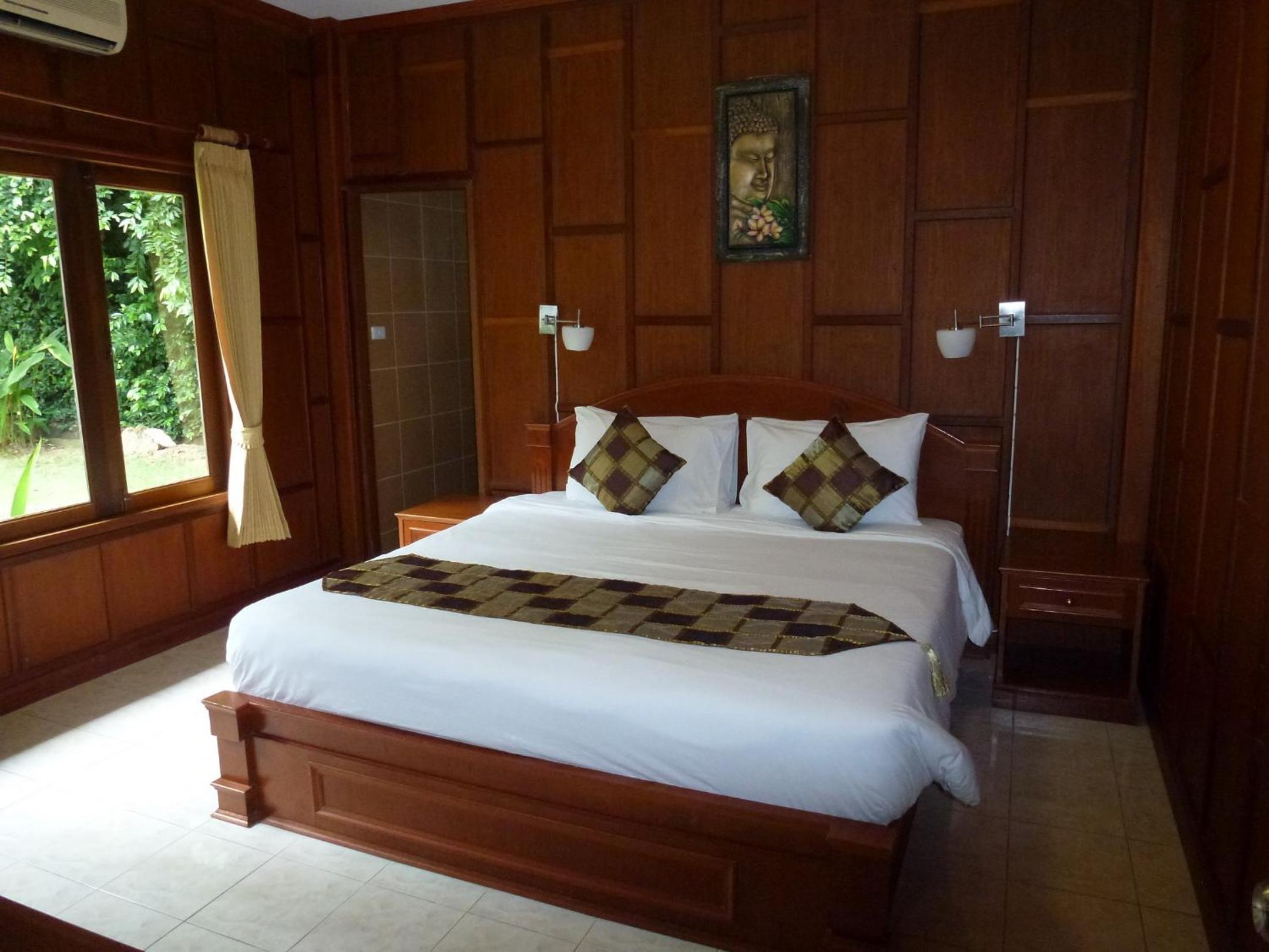 Baan Laem Noi Villa's