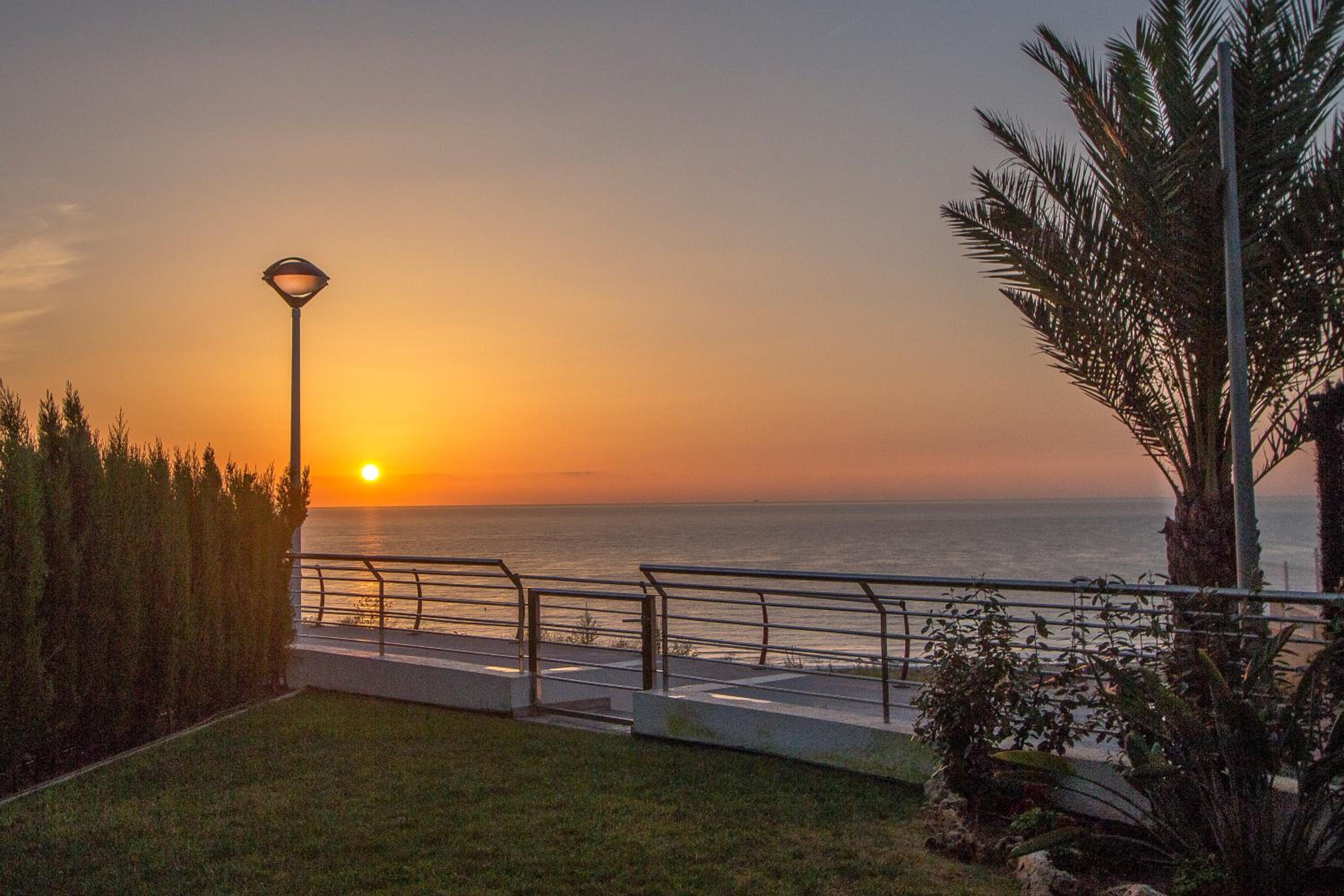 Infinity luxury sea view apartment with private garden view 5