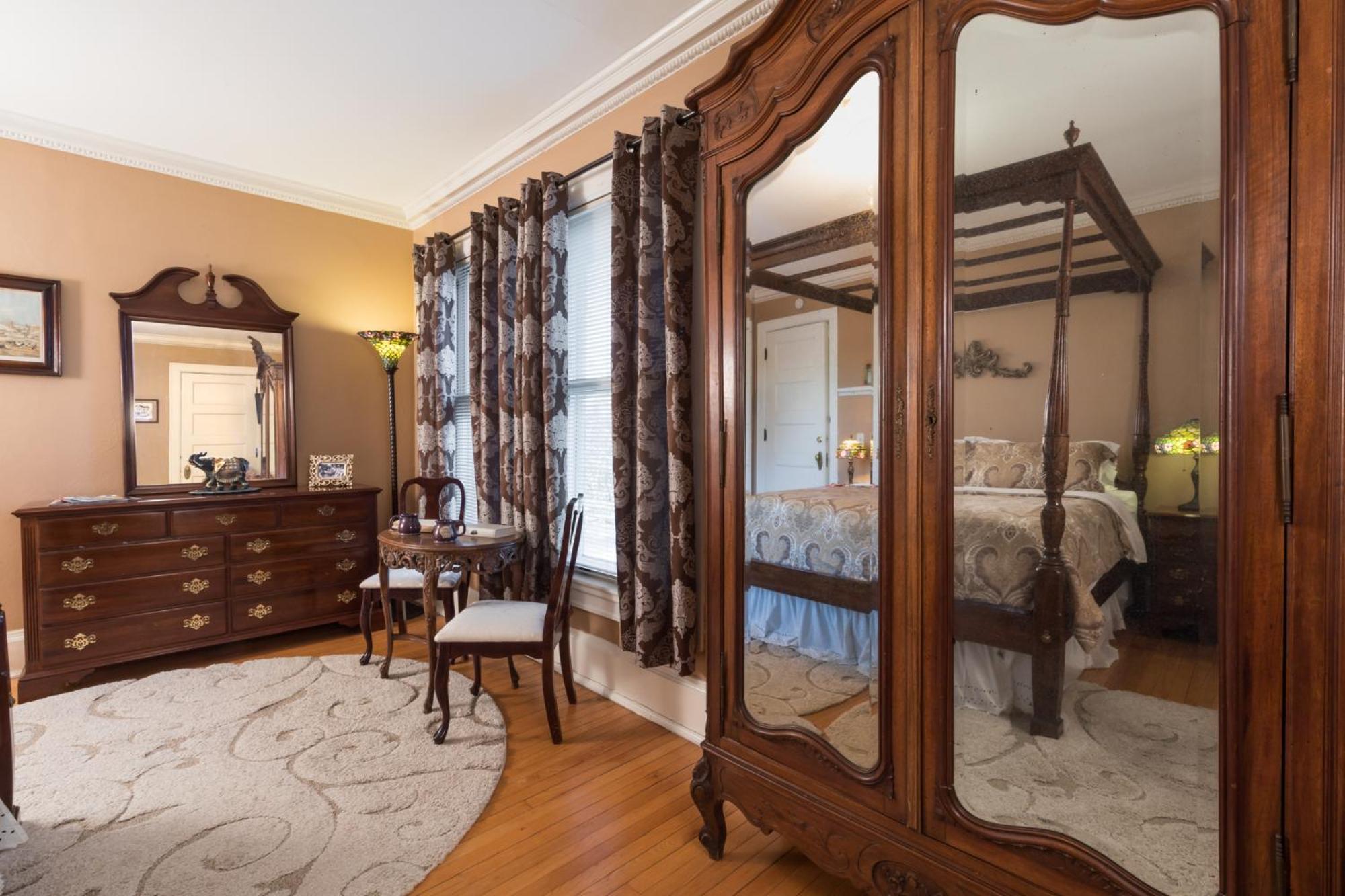 Ringling House Bed & Breakfast