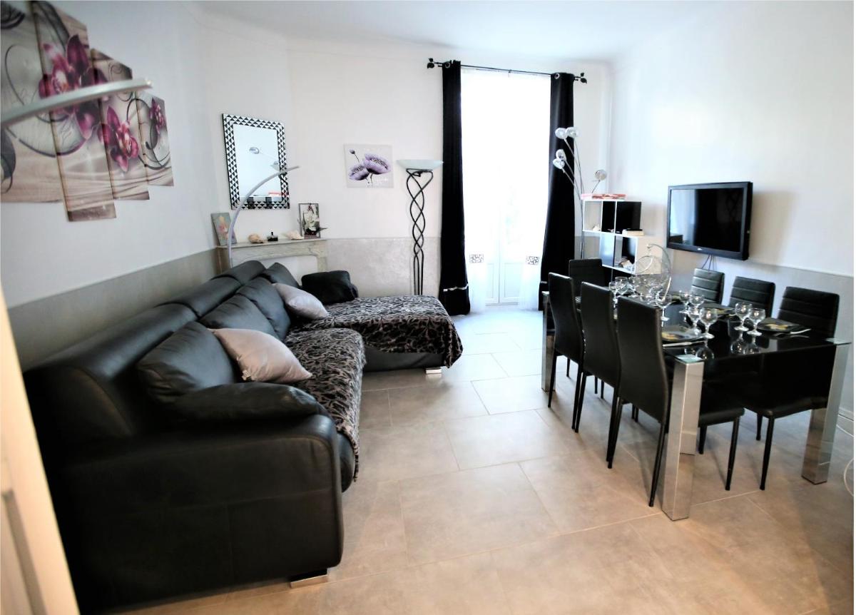 Amiral Courbet Apartment view 2