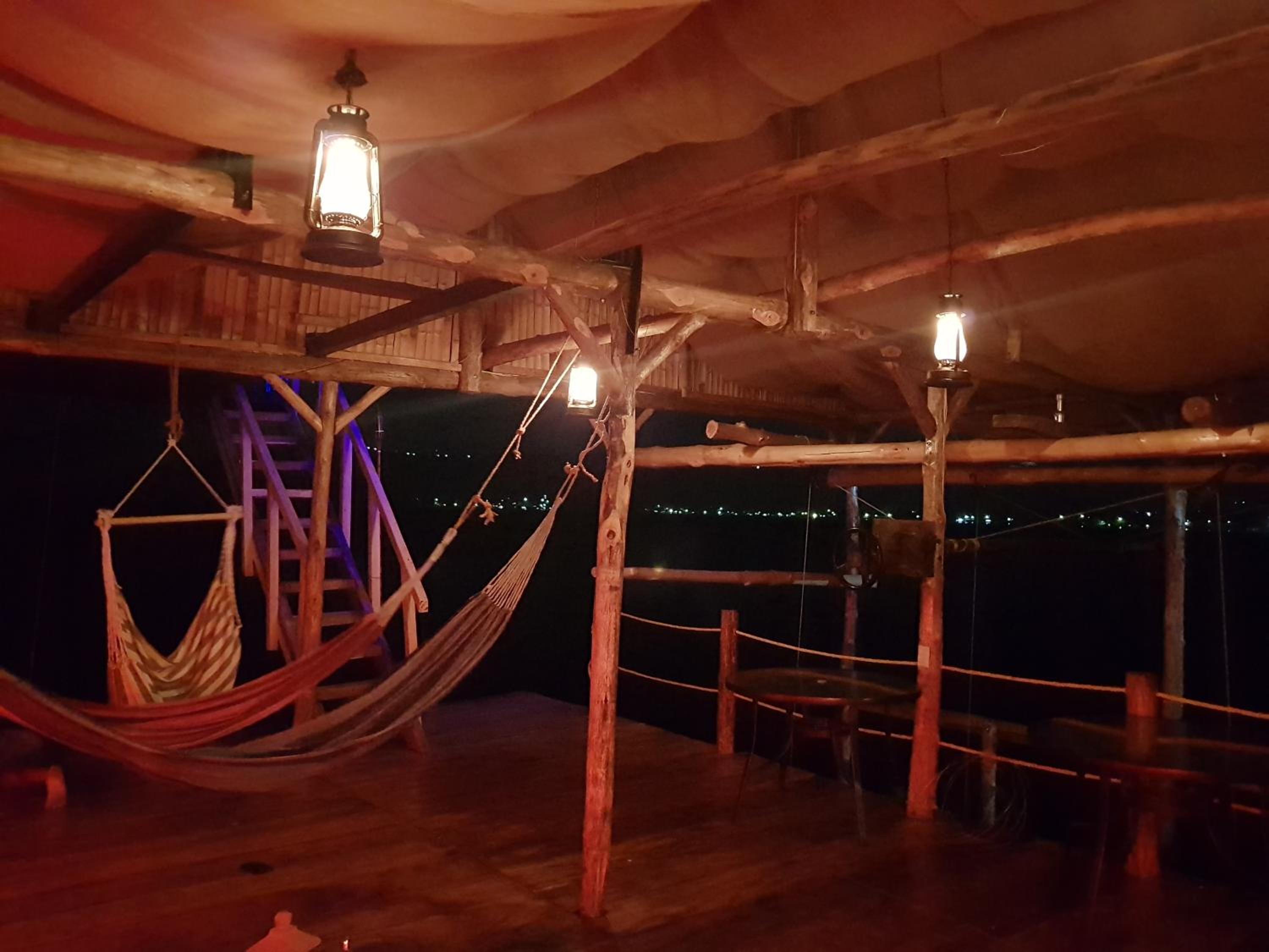 Captain Morgan Hostel Lake Coatepeque