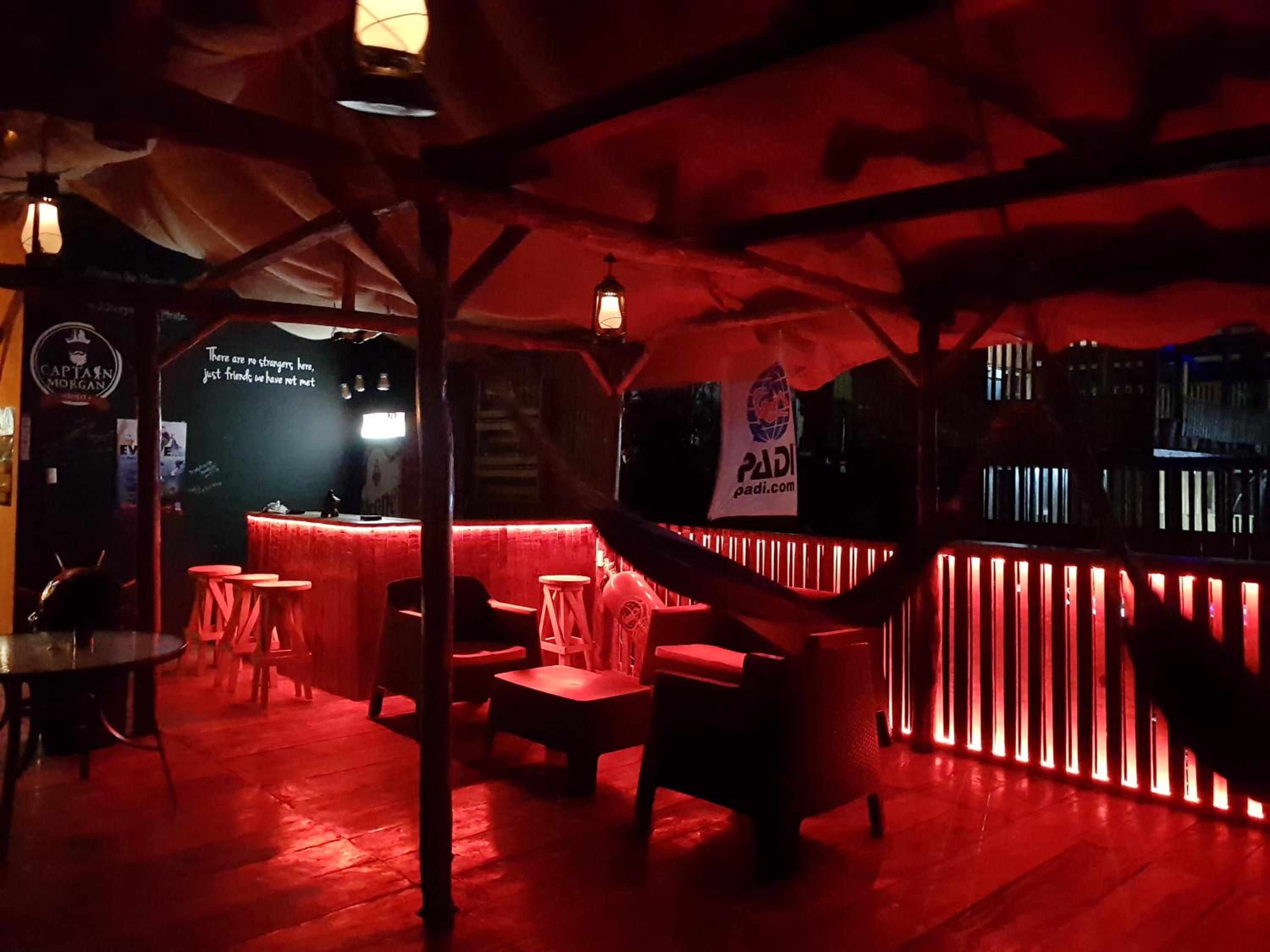 Captain Morgan Hostel Lake Coatepeque