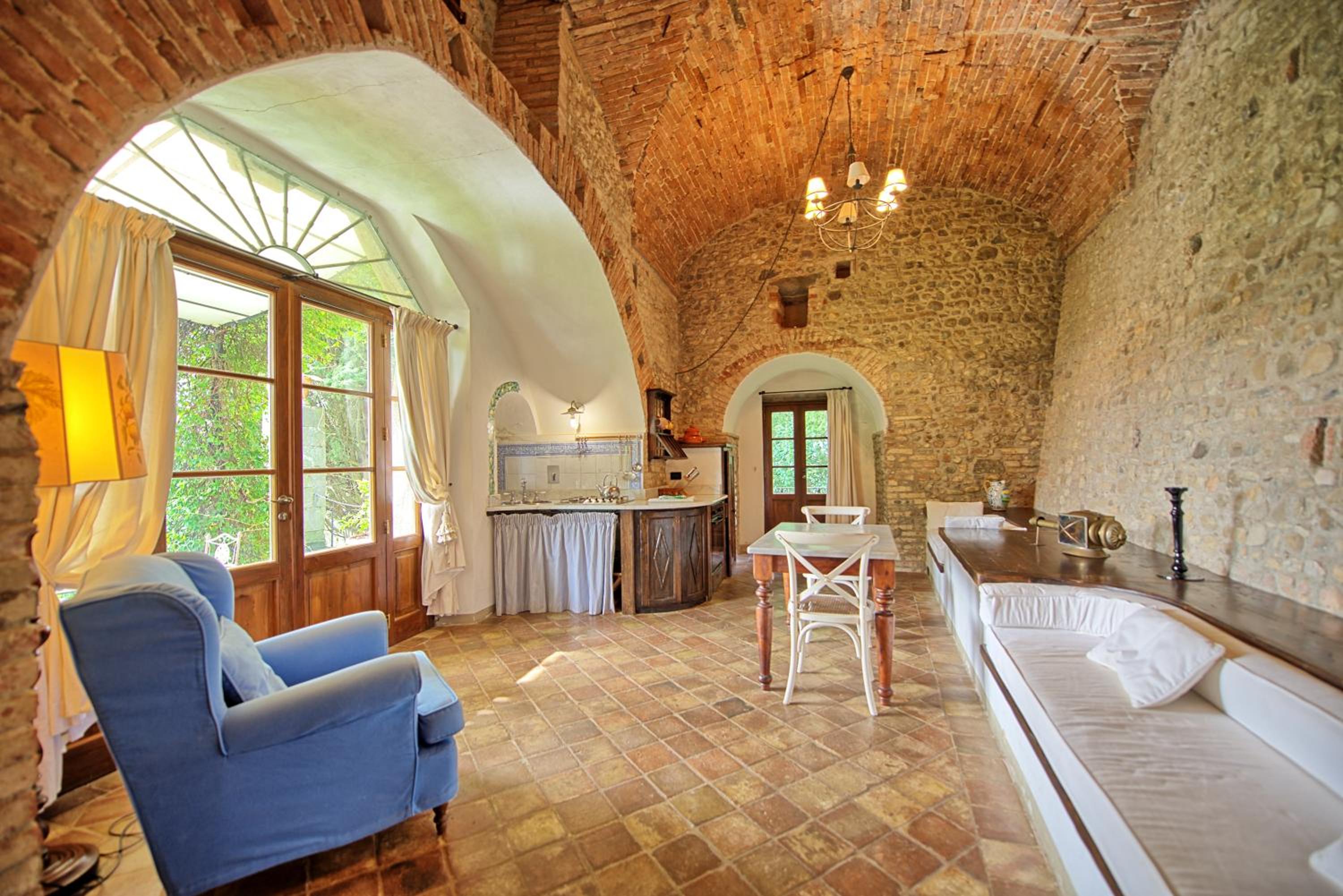 Castello di Montegufoni by PosarelliVillas
