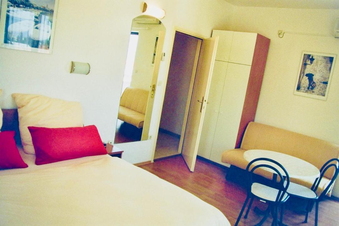 Photo 68