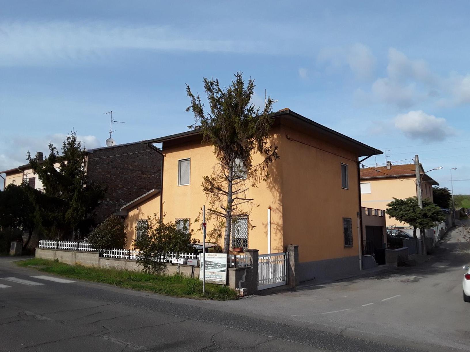 Appartamento Vacanze Roberta - BIVIO RAVI Via Mascagni 1 view 2