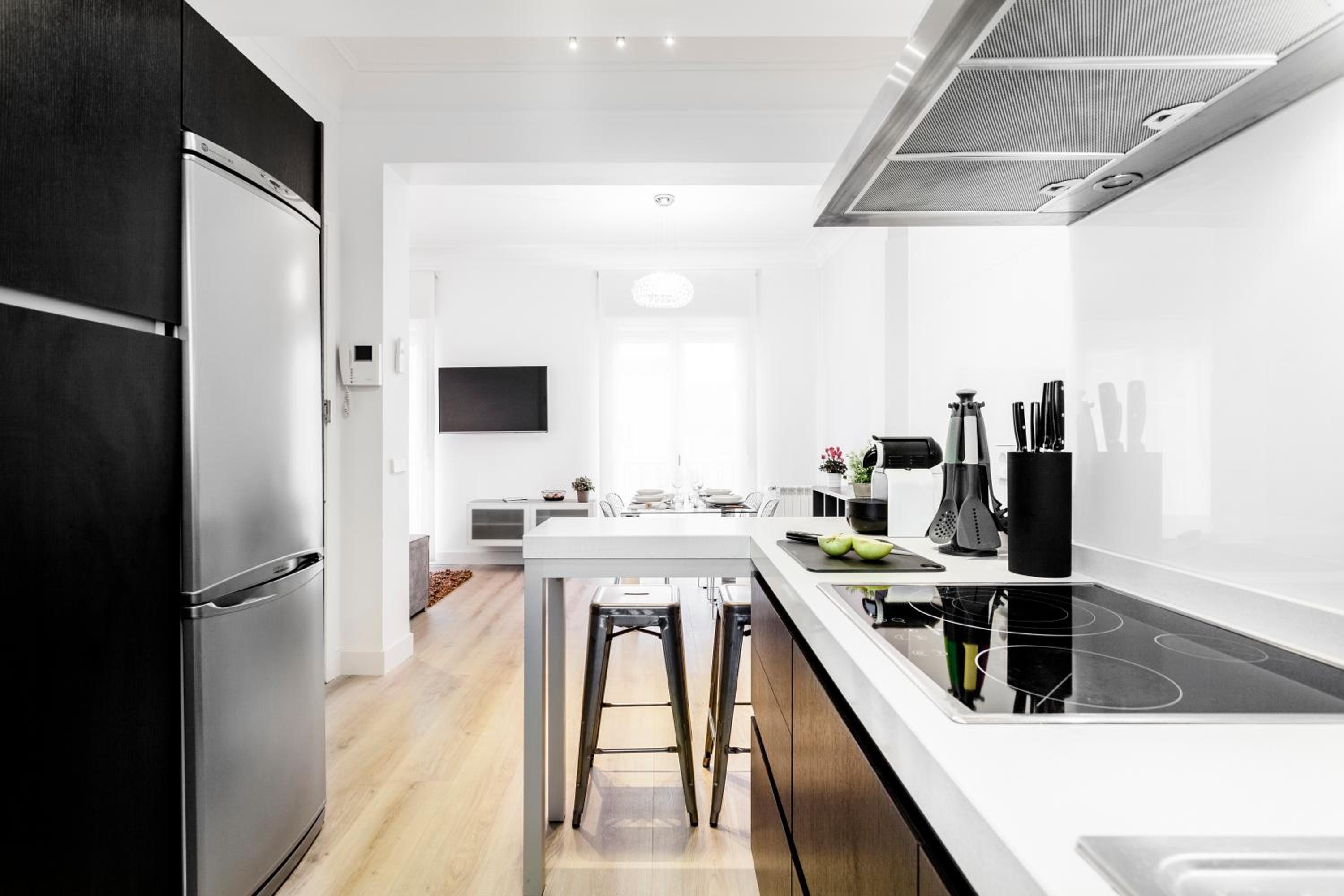 Jose Abascal Apartment by Flatsweethome