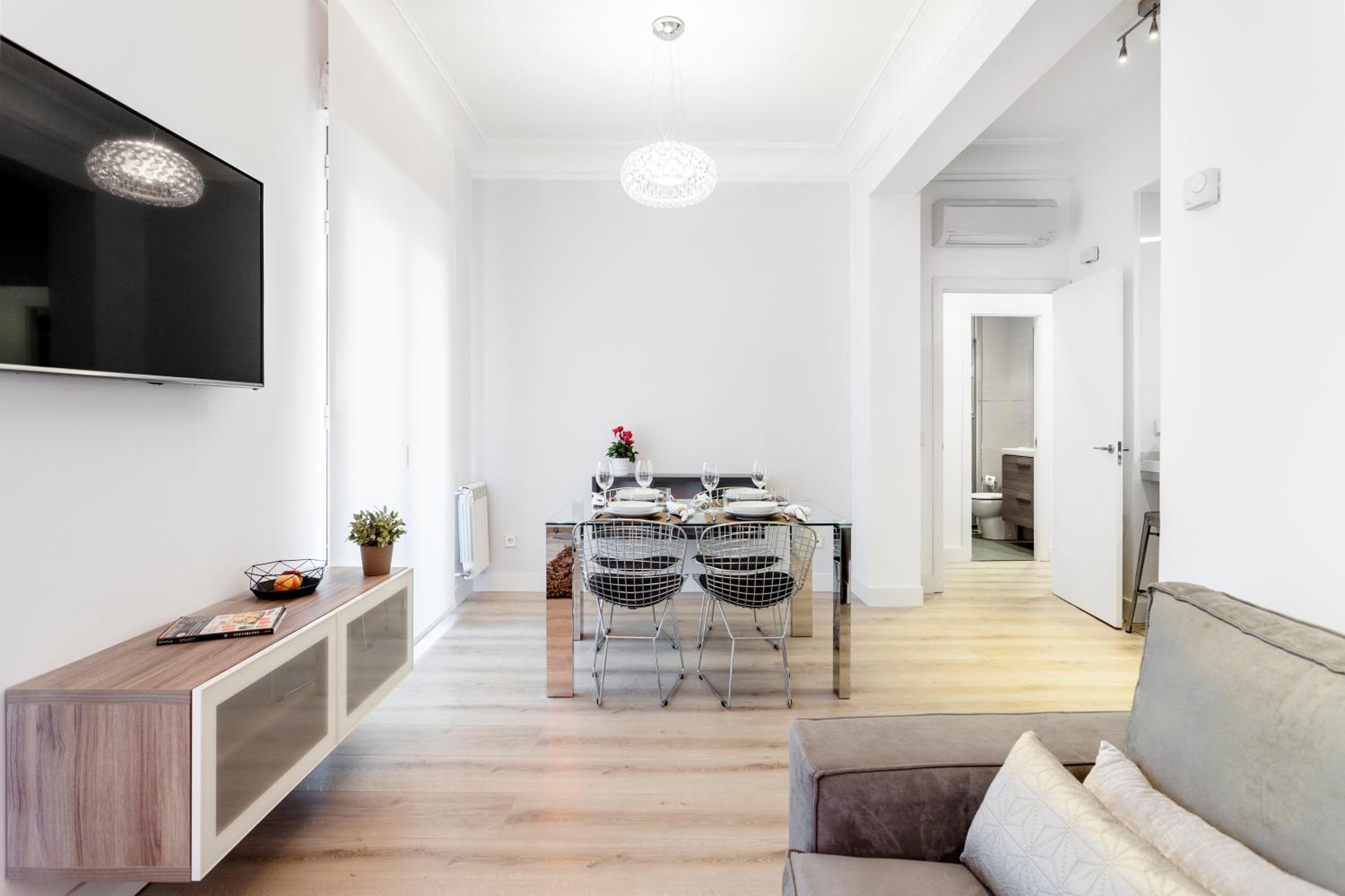 Jose Abascal Apartment by Flatsweethome