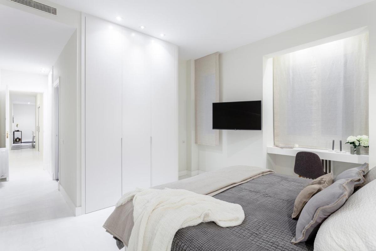 Alcantara Apartment by Flatsweethome