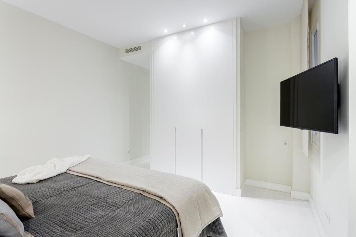 Alcantara Apartment by Flatsweethome