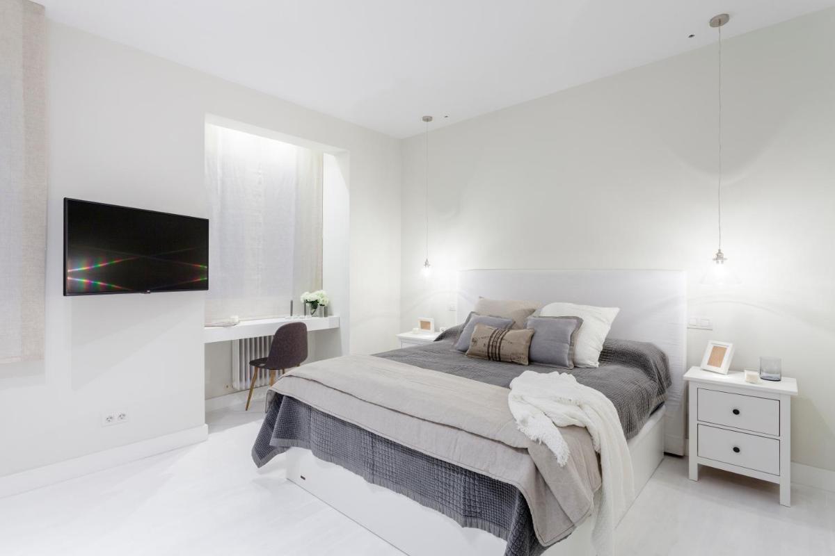 Alcantara Apartment by Flatsweethome