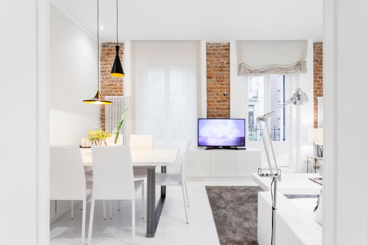 Alcantara Apartment by Flatsweethome