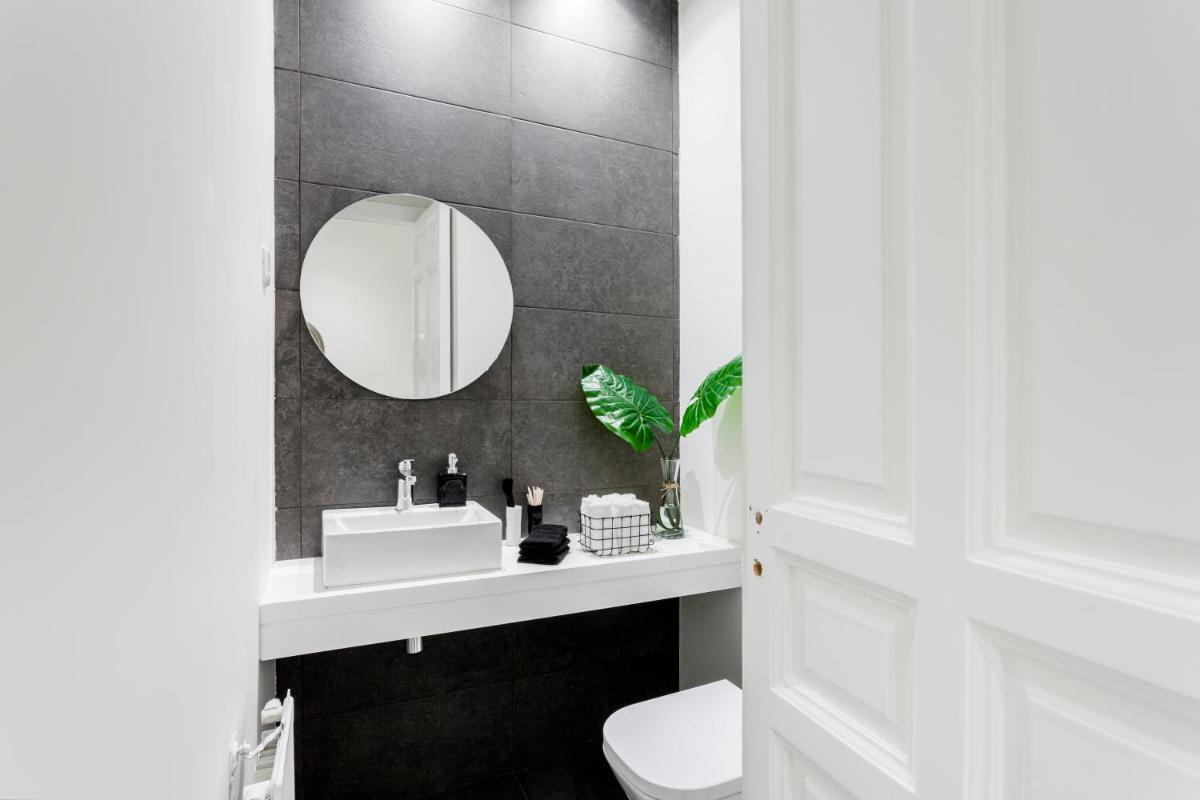 Alcantara Apartment by Flatsweethome