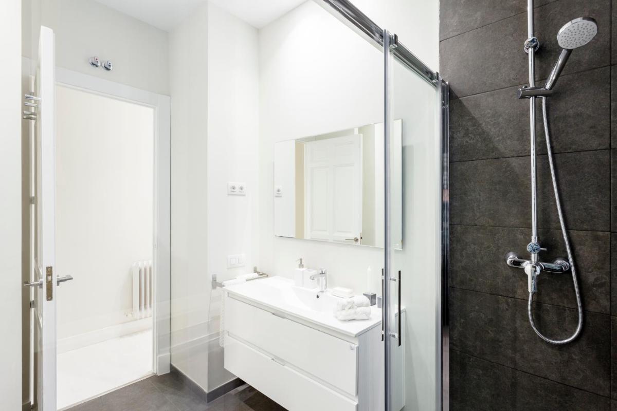 Alcantara Apartment by Flatsweethome