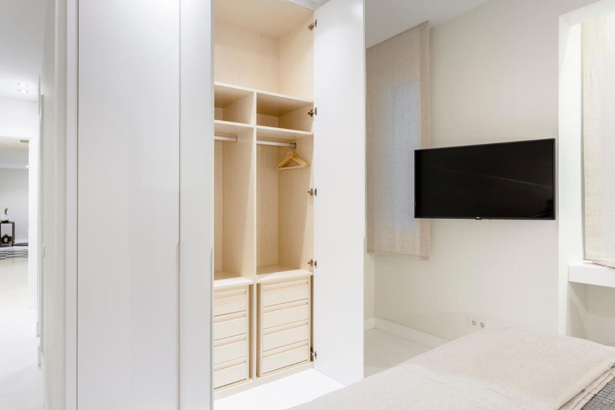 Alcantara Apartment by Flatsweethome