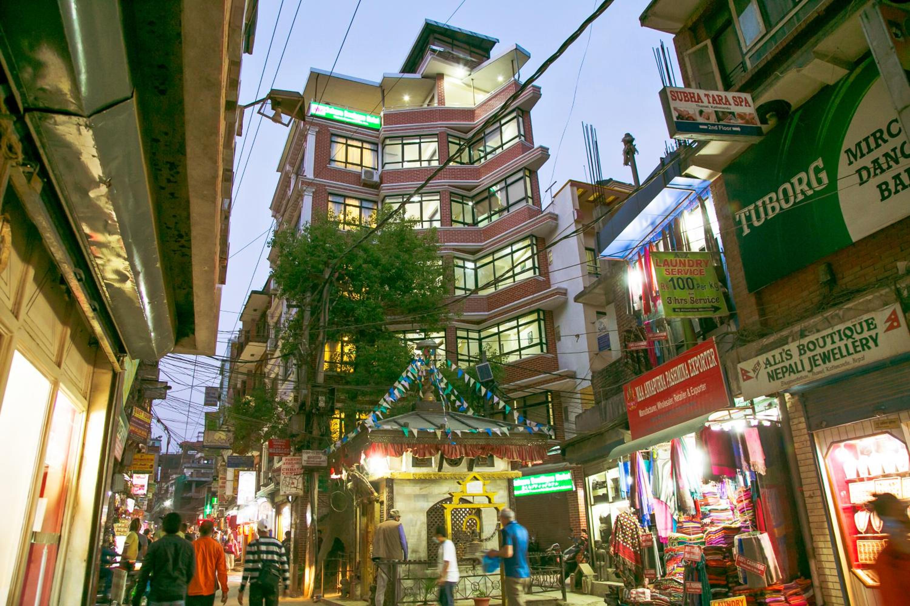 Sakura Boutique Hotel
