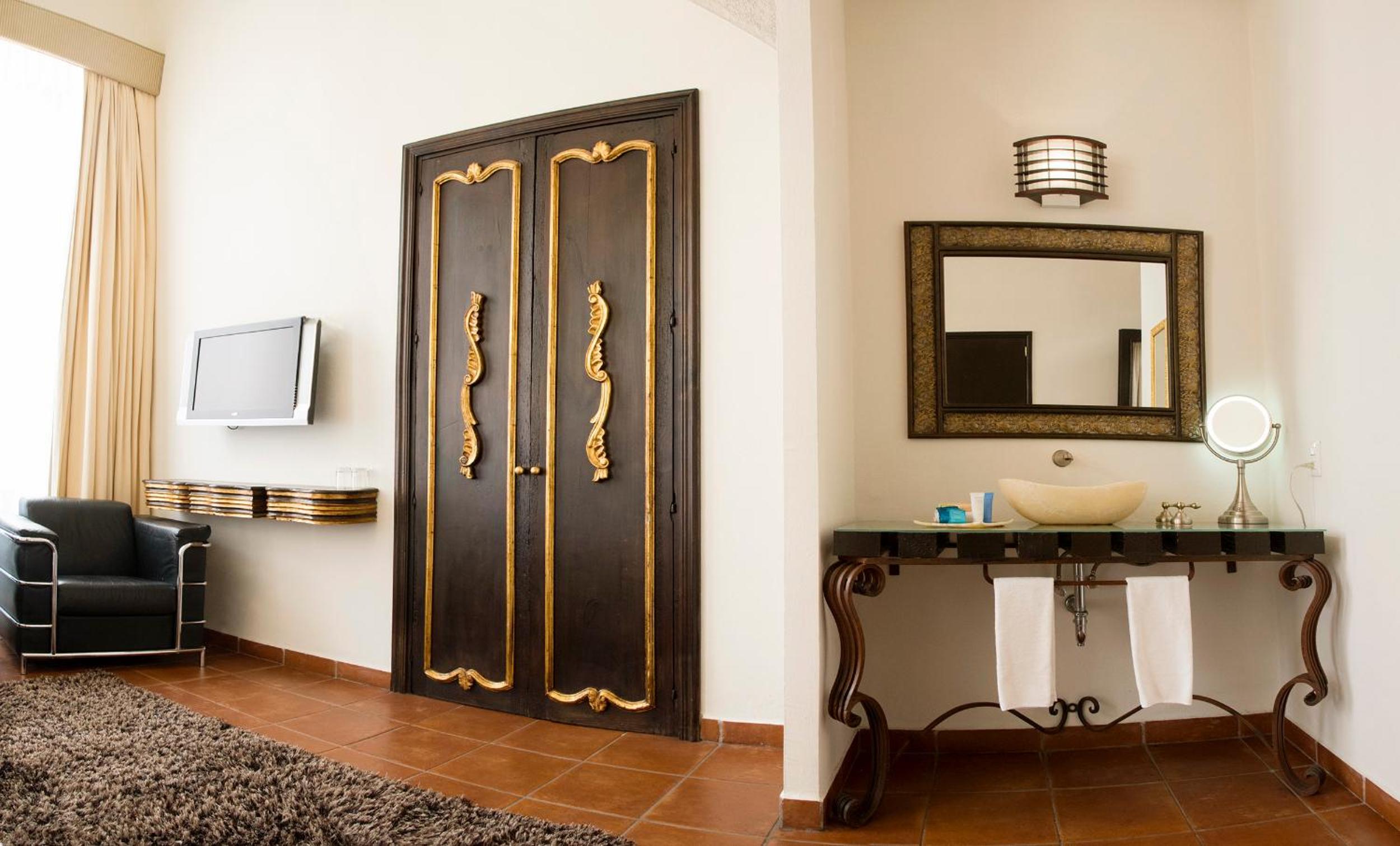 Hotel Herencia By Hosting House - Property Image 28