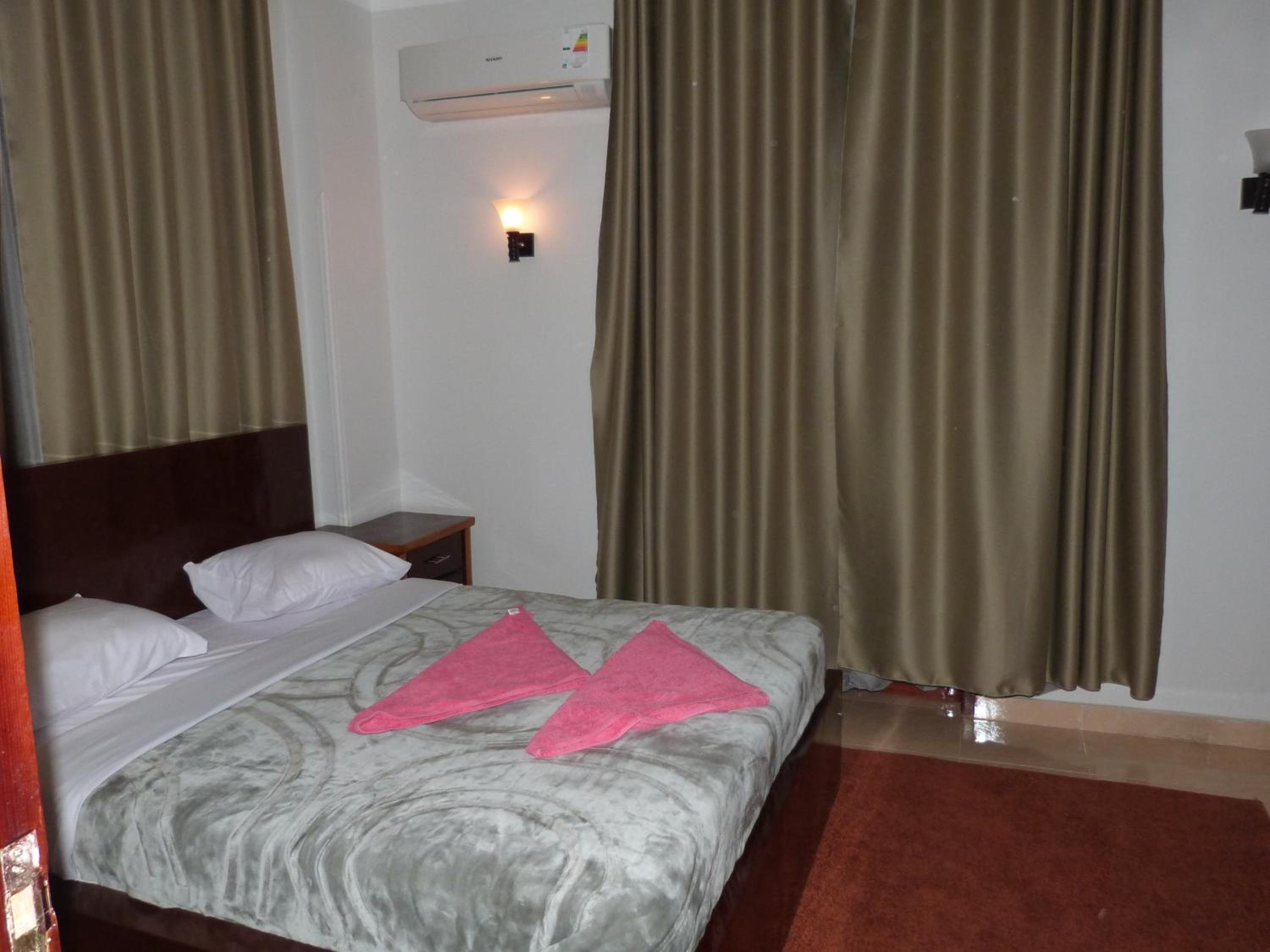Luxor Plaza House
