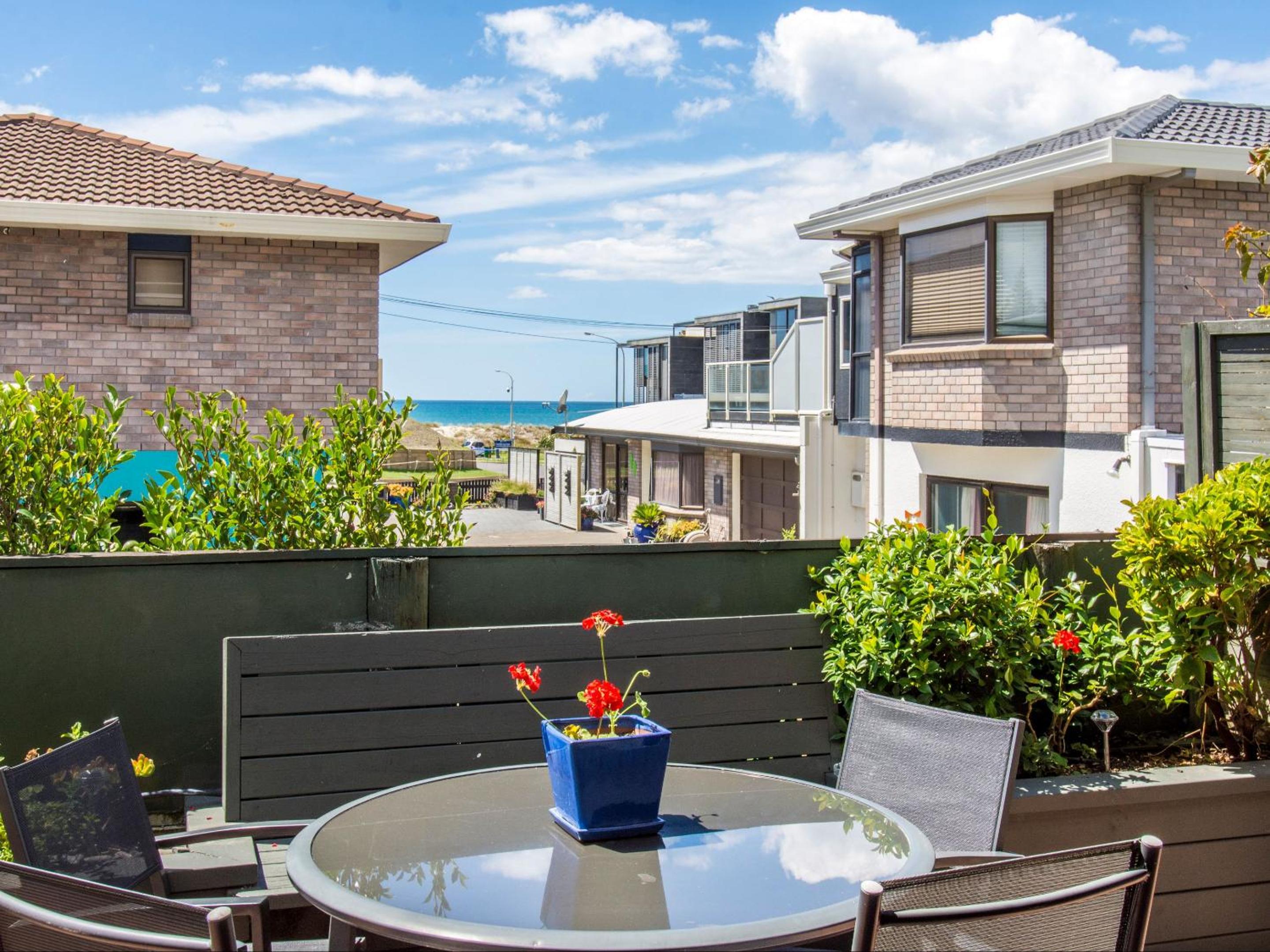 Boatshed Motel Apartments view 5