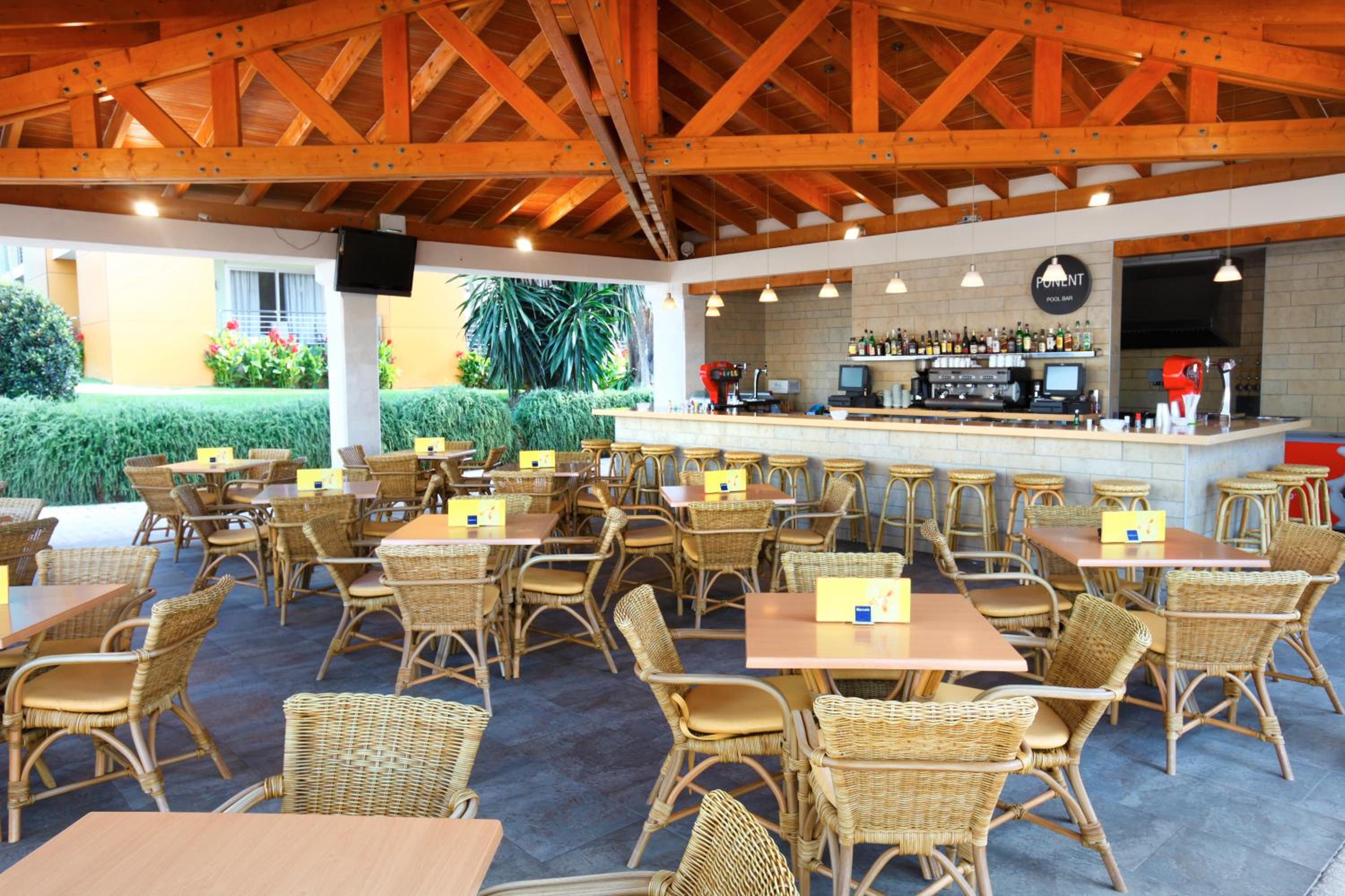 Seth Punta Prima en Punta Prima — dining