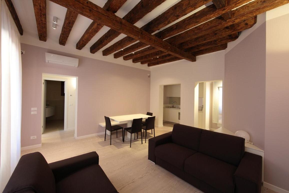 San Marco White Apartment