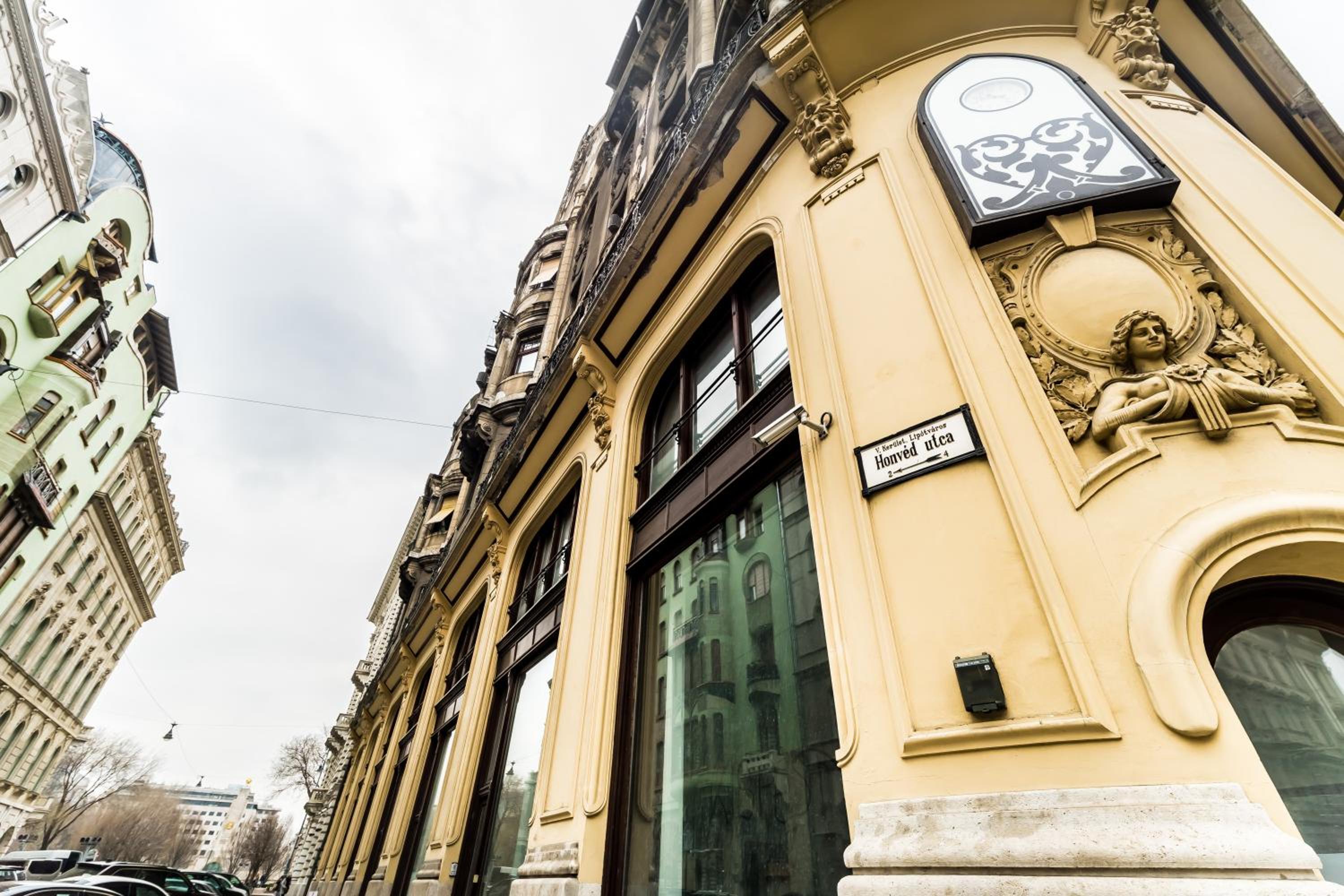 Budapest Art Nouveau Apartment