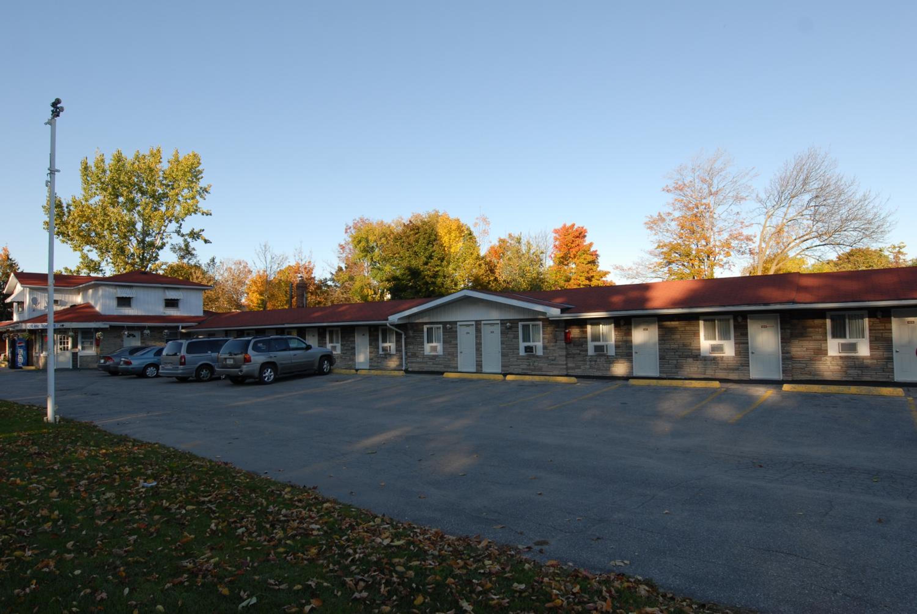 Kings Inn Orillia - Image 5