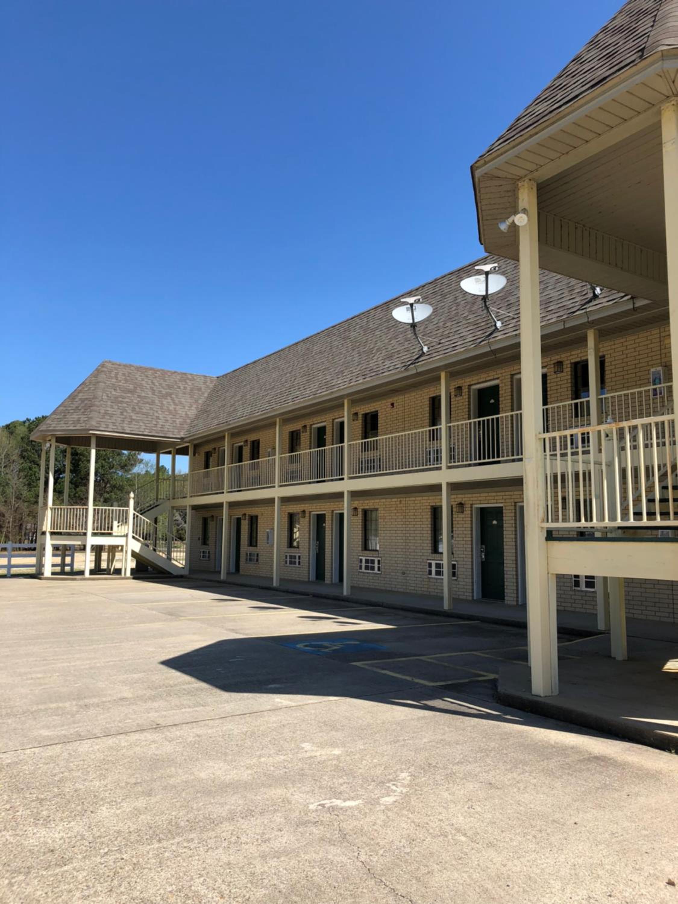 Riverwood Inn