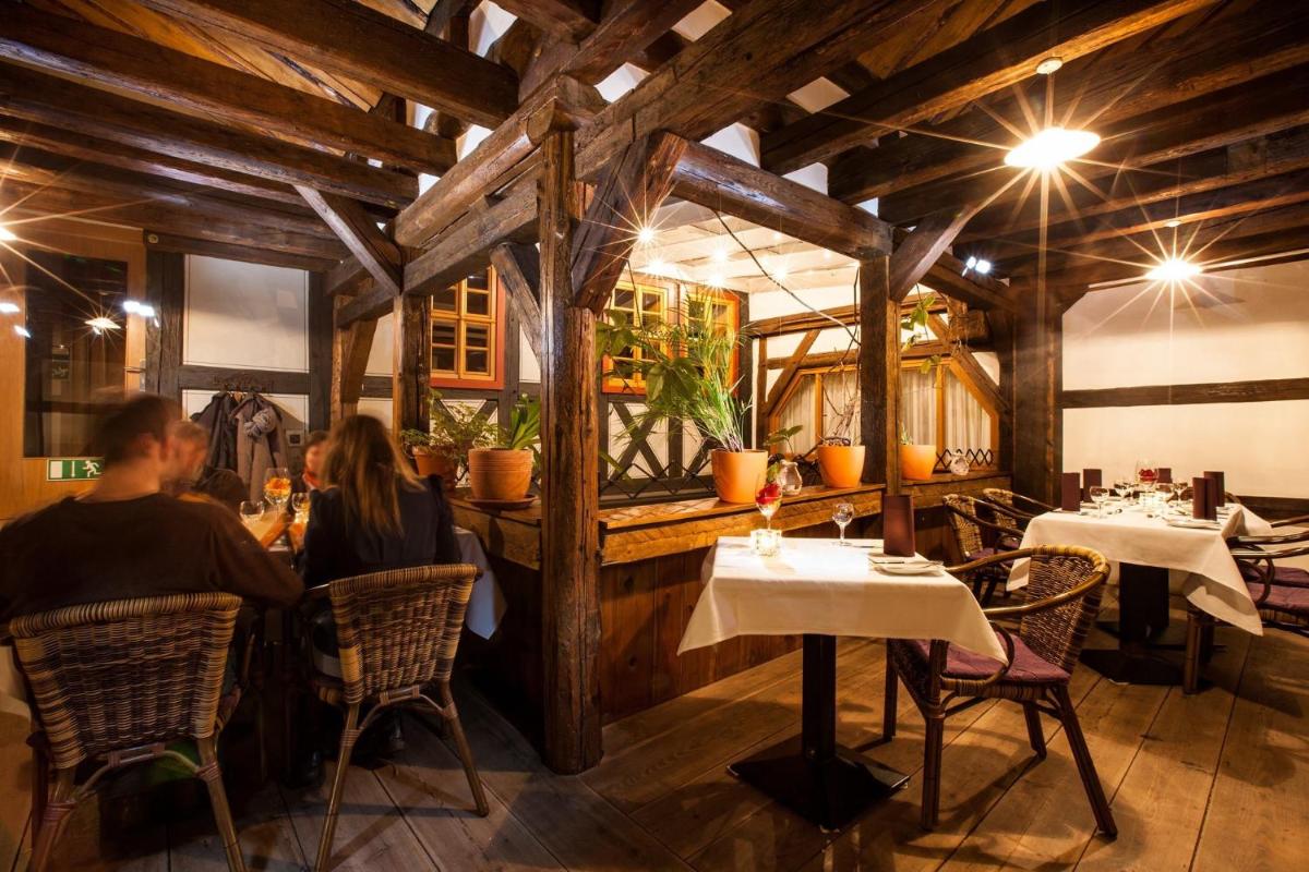 restaurant