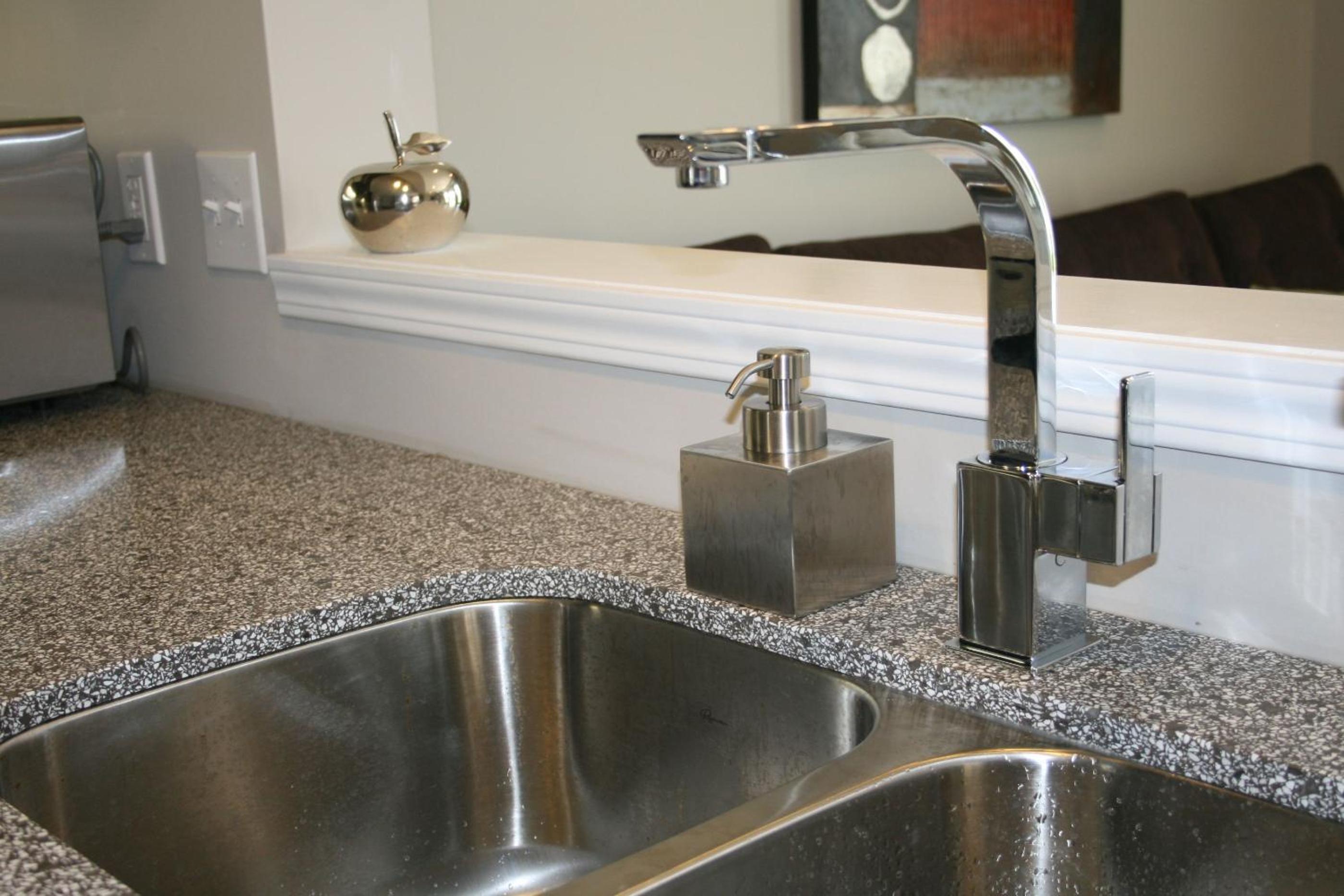 Kitchener Vacations - Boardwalk Homes - Executive Guest Rooms  Townhomes - Property Image 15