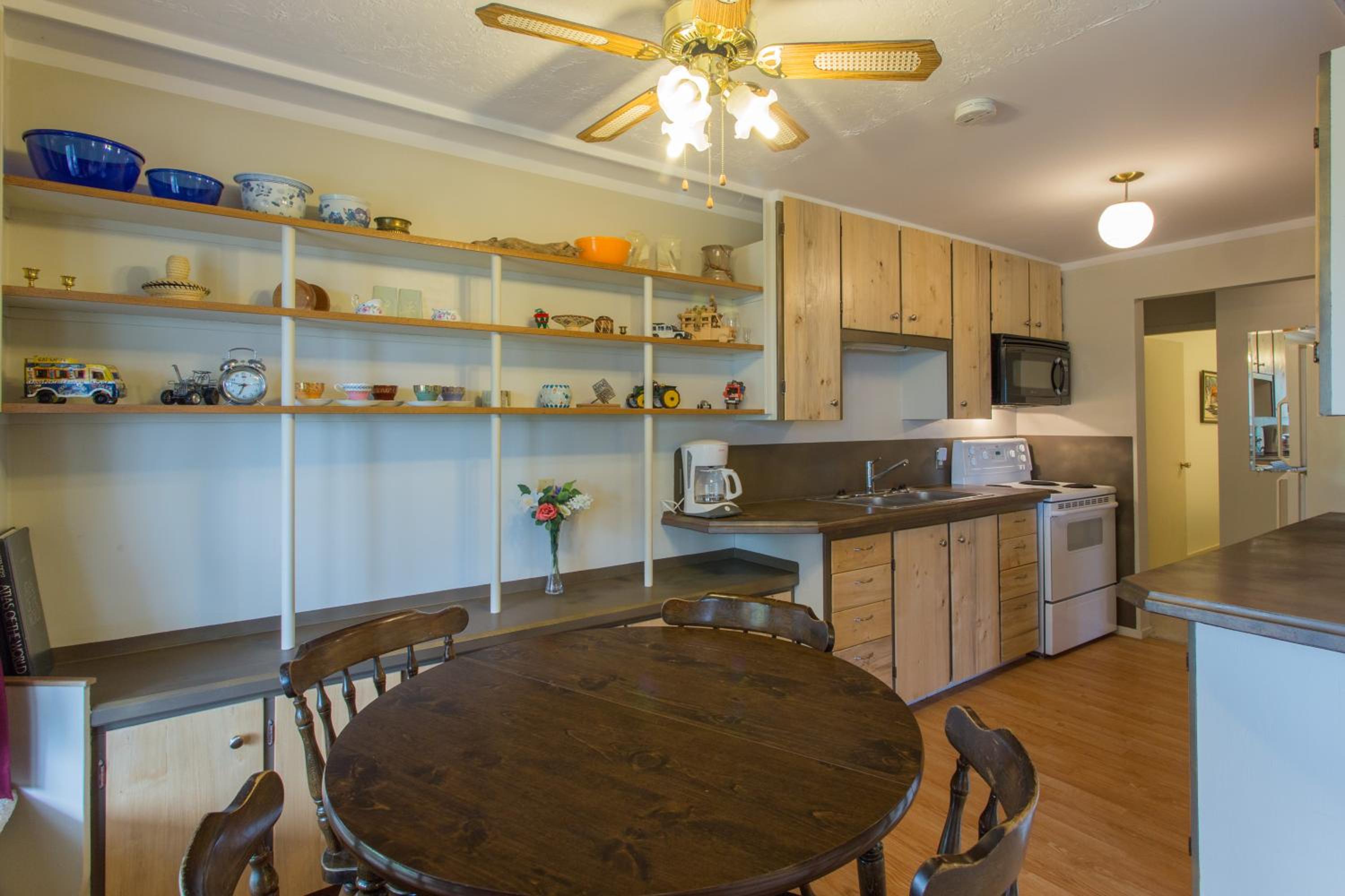 Higgin's Inn, Billede 32