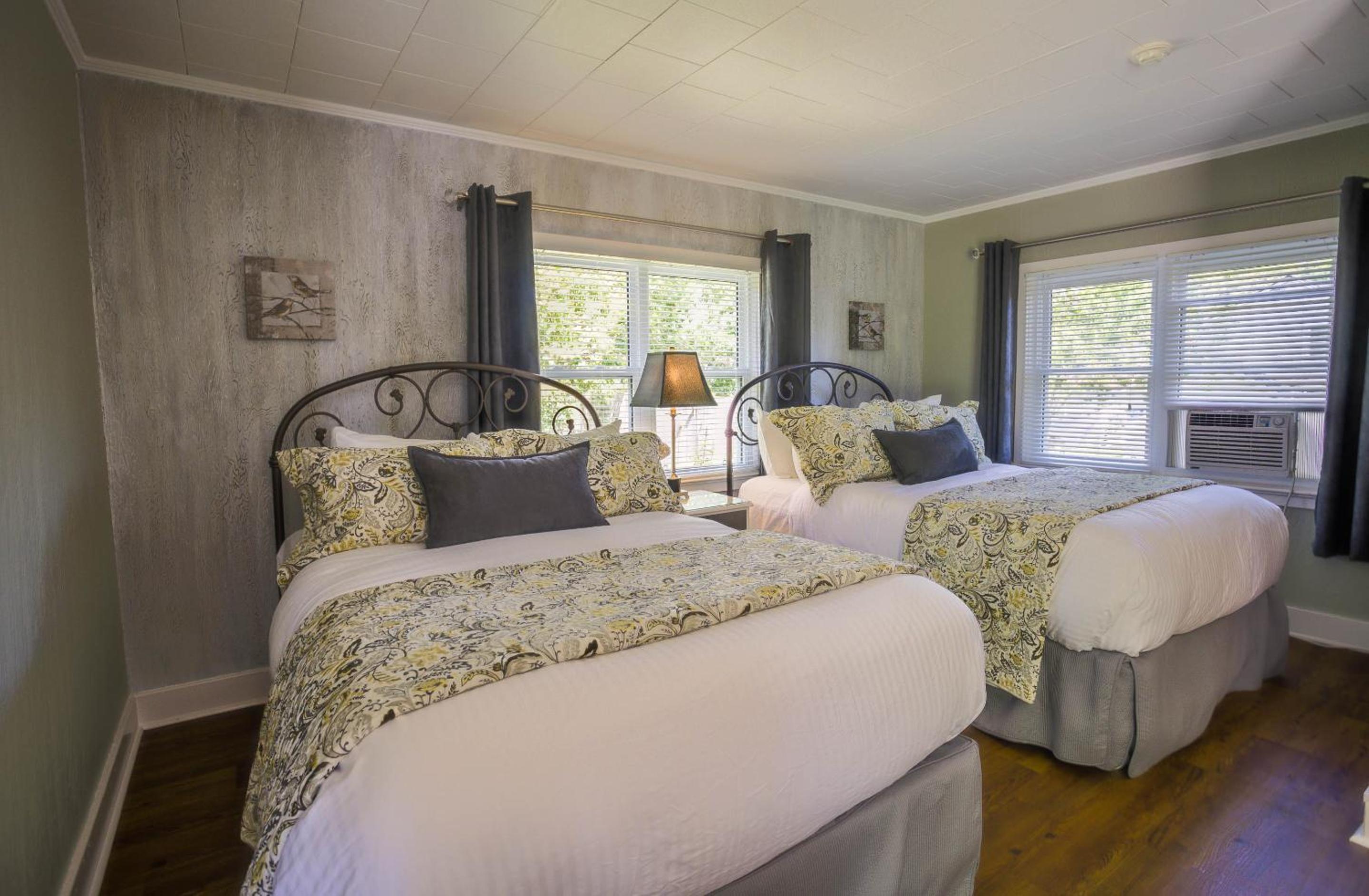 The Woodview Inn