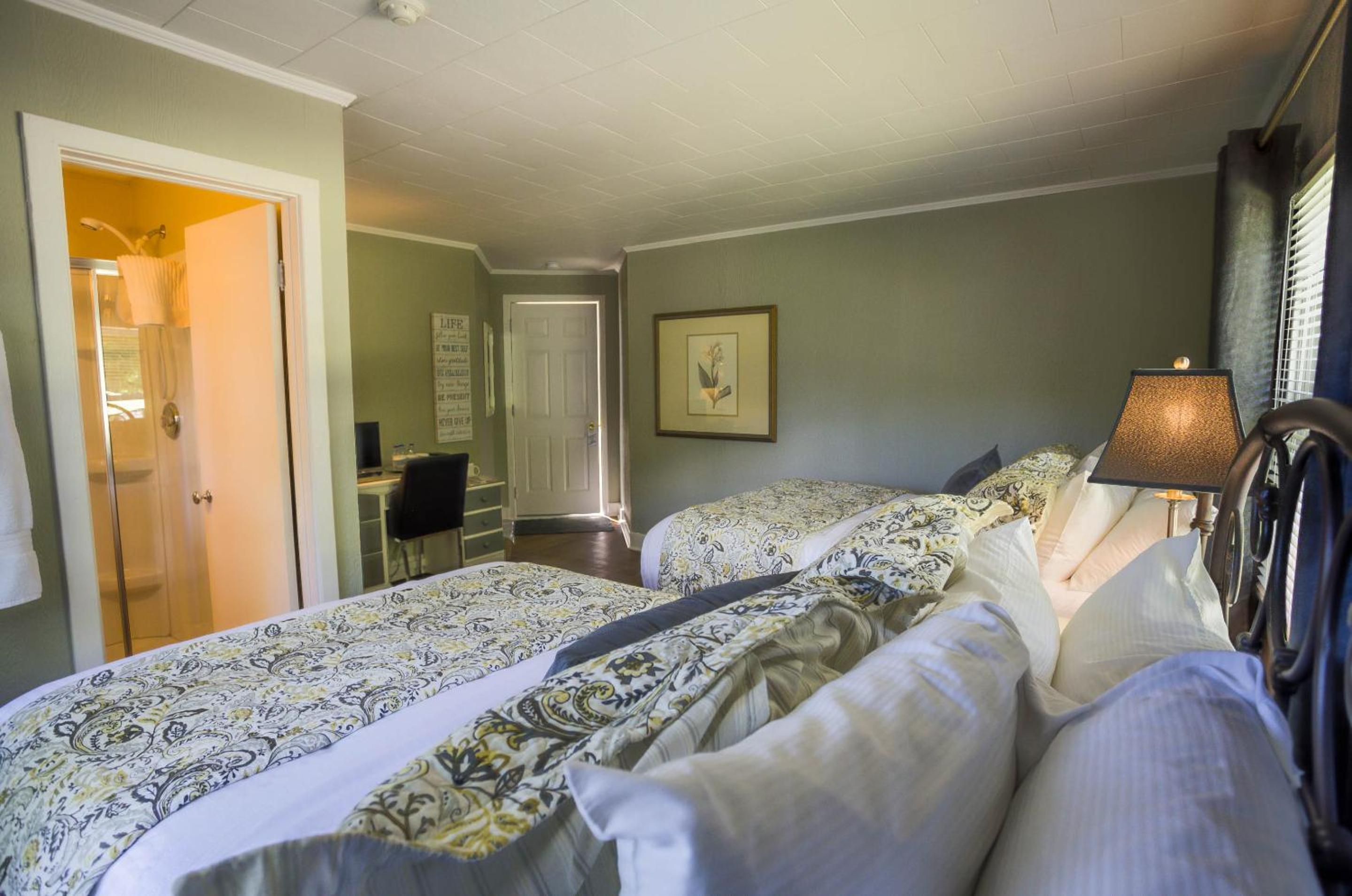 The Woodview Inn