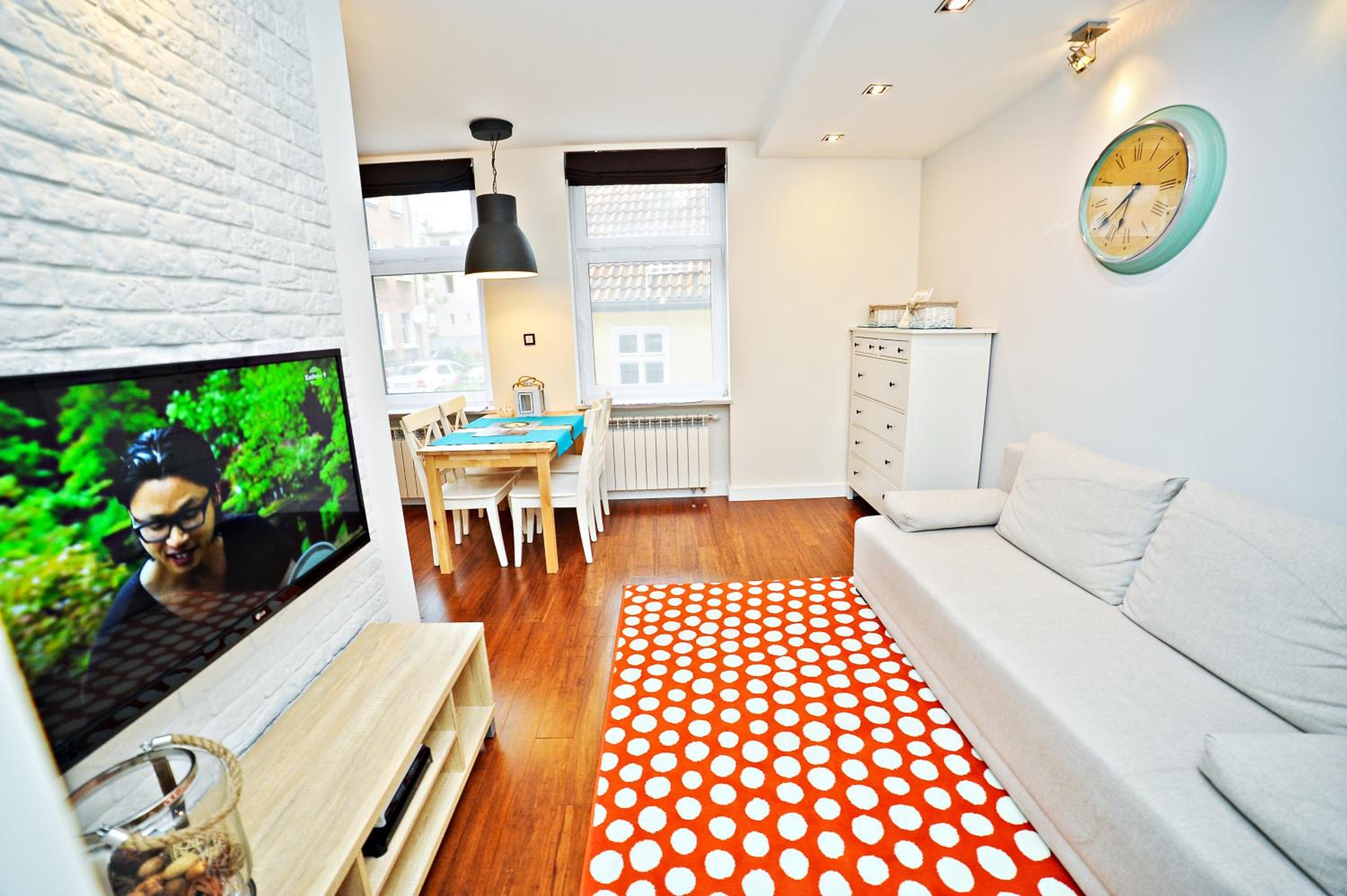 Amber Apartment by Grand Apartments view 5
