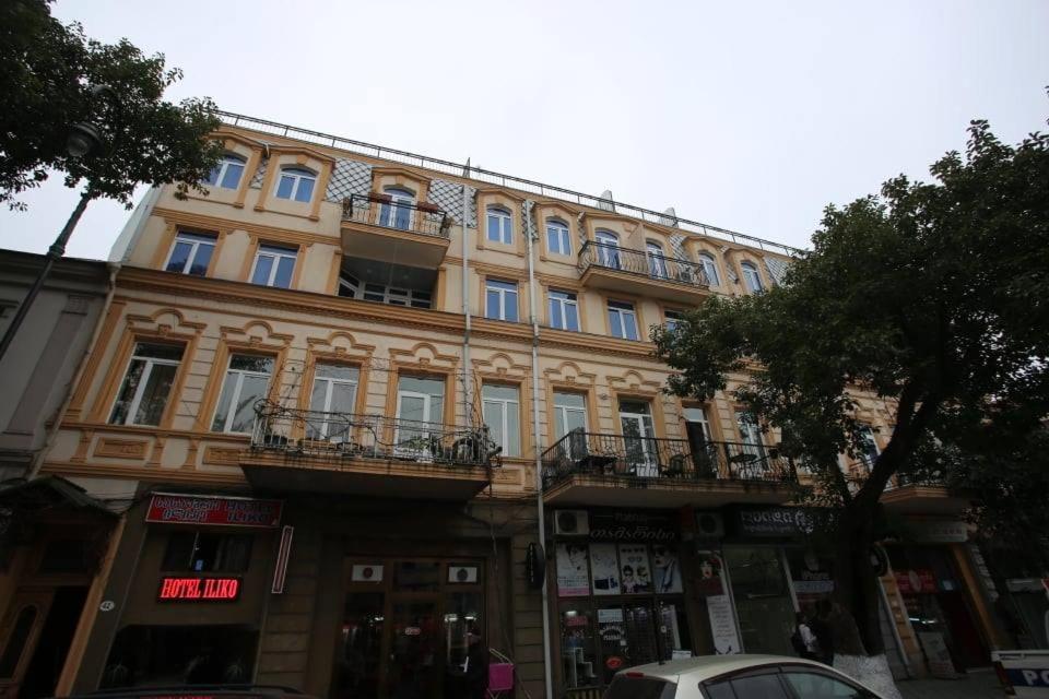 Mary's apartment